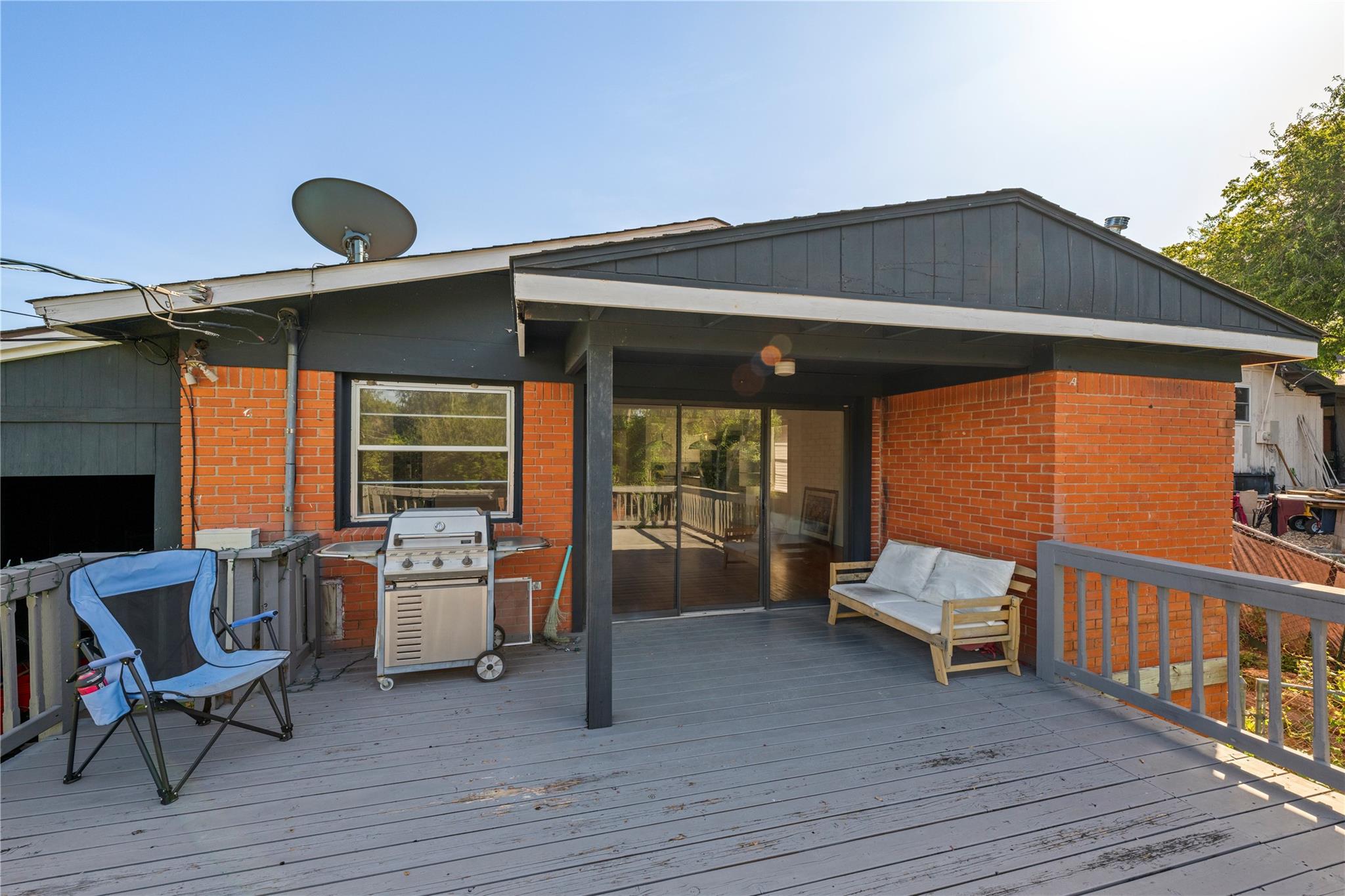 402 Philco Dr Property Photo 8