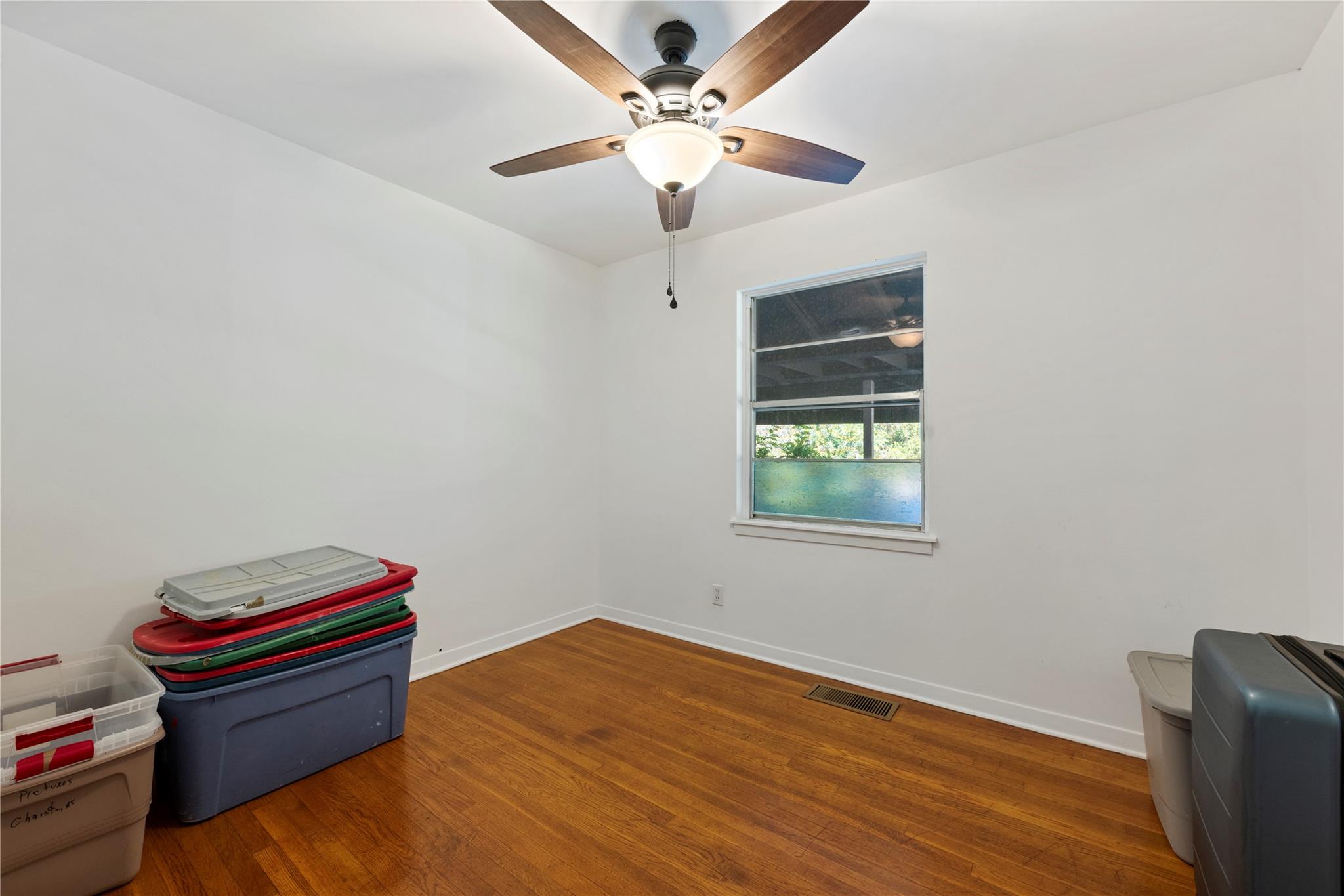 402 Philco Dr Property Photo 13