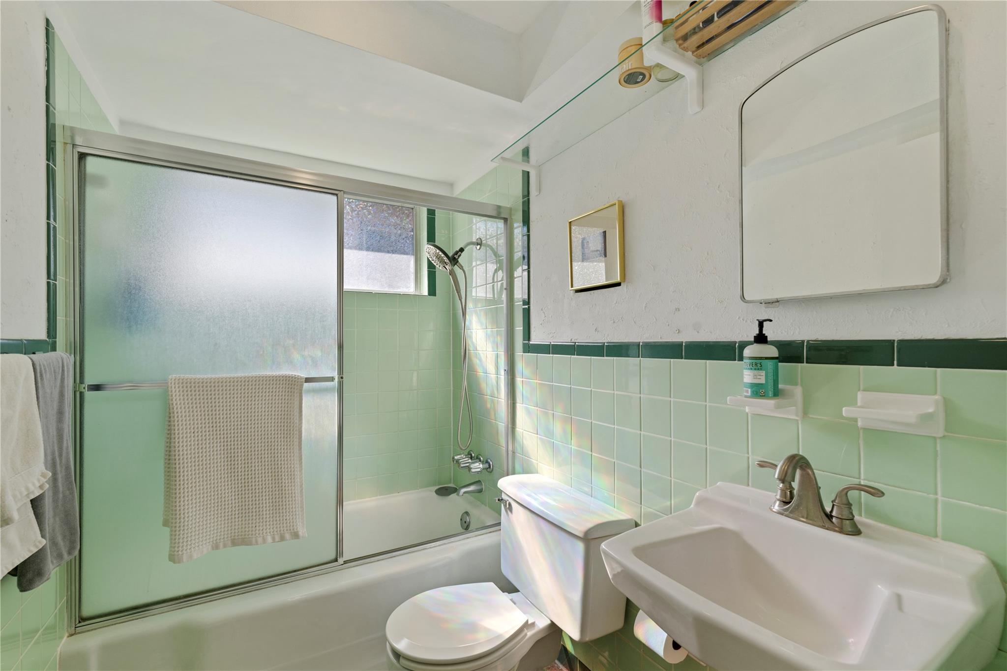 402 Philco Dr Property Photo 14