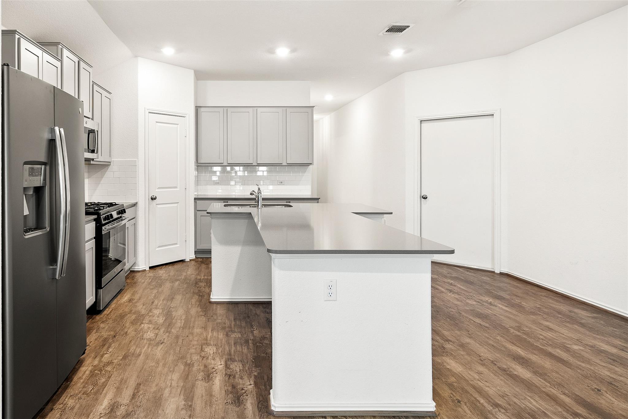 3808 Ignacio Dr Property Photo 9