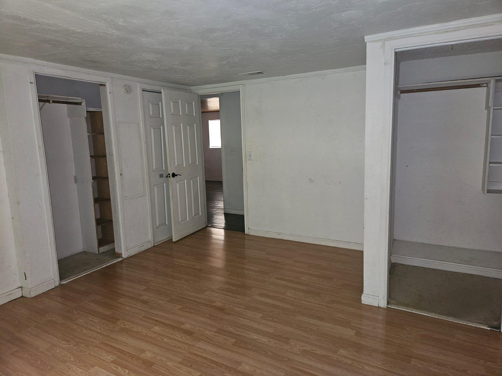 907 Neches St Property Photo 19