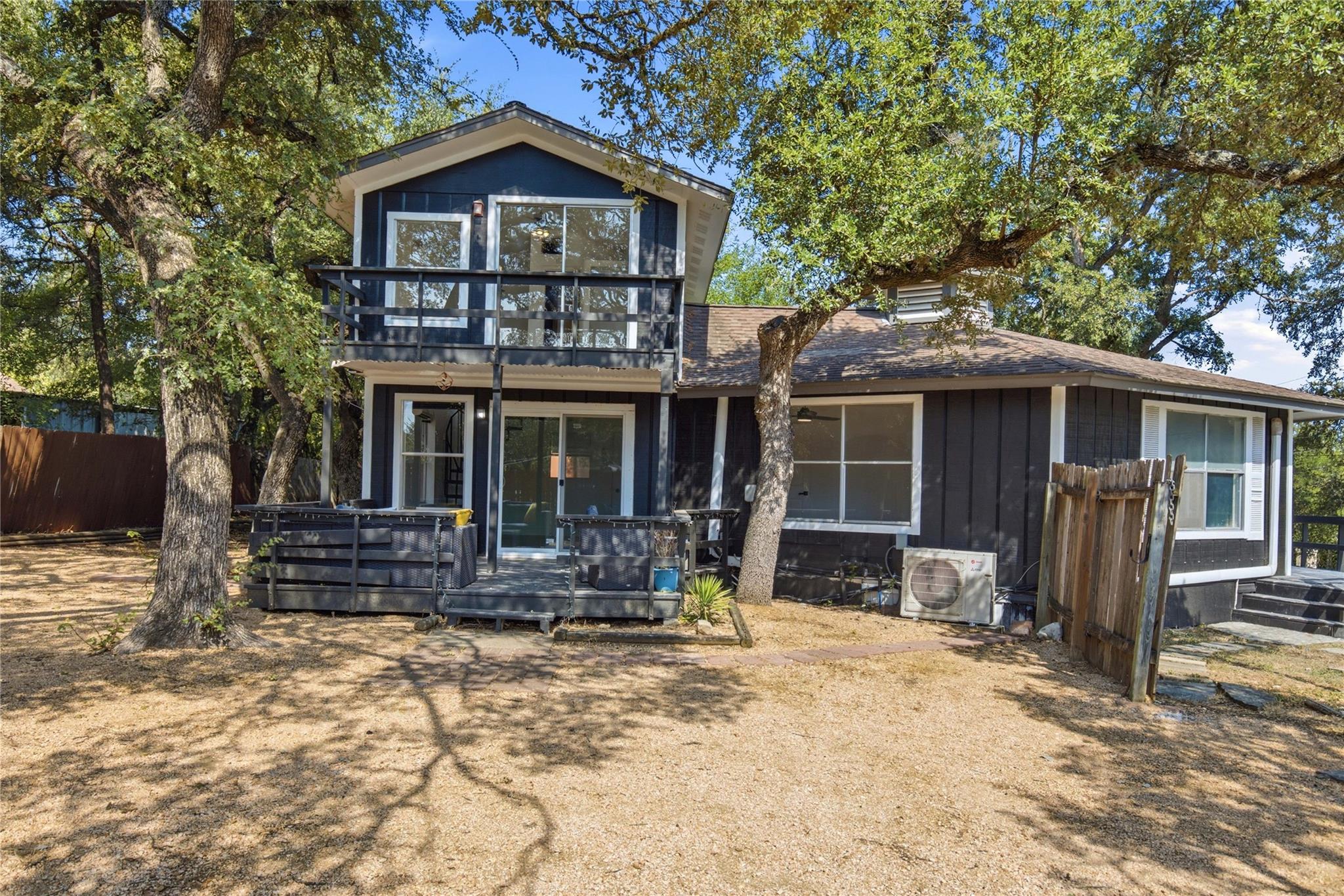 1902 Whitebead Trl Property Photo 1