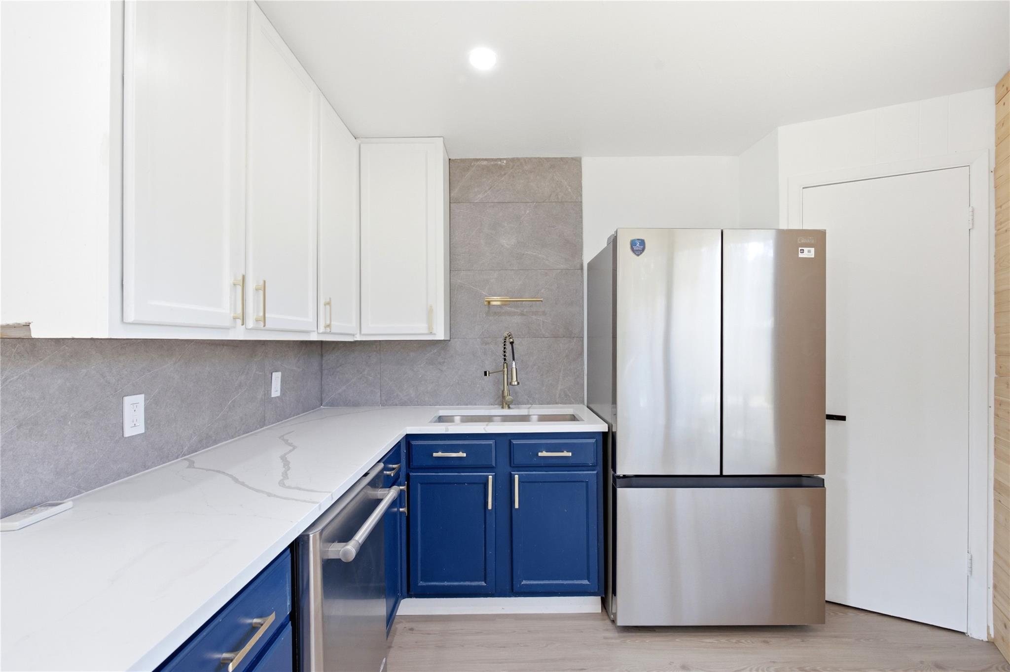 1902 Whitebead Trl Property Photo 3