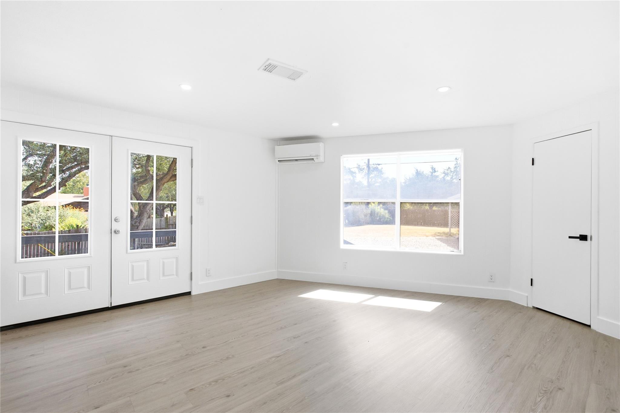 1902 Whitebead Trl Property Photo 5