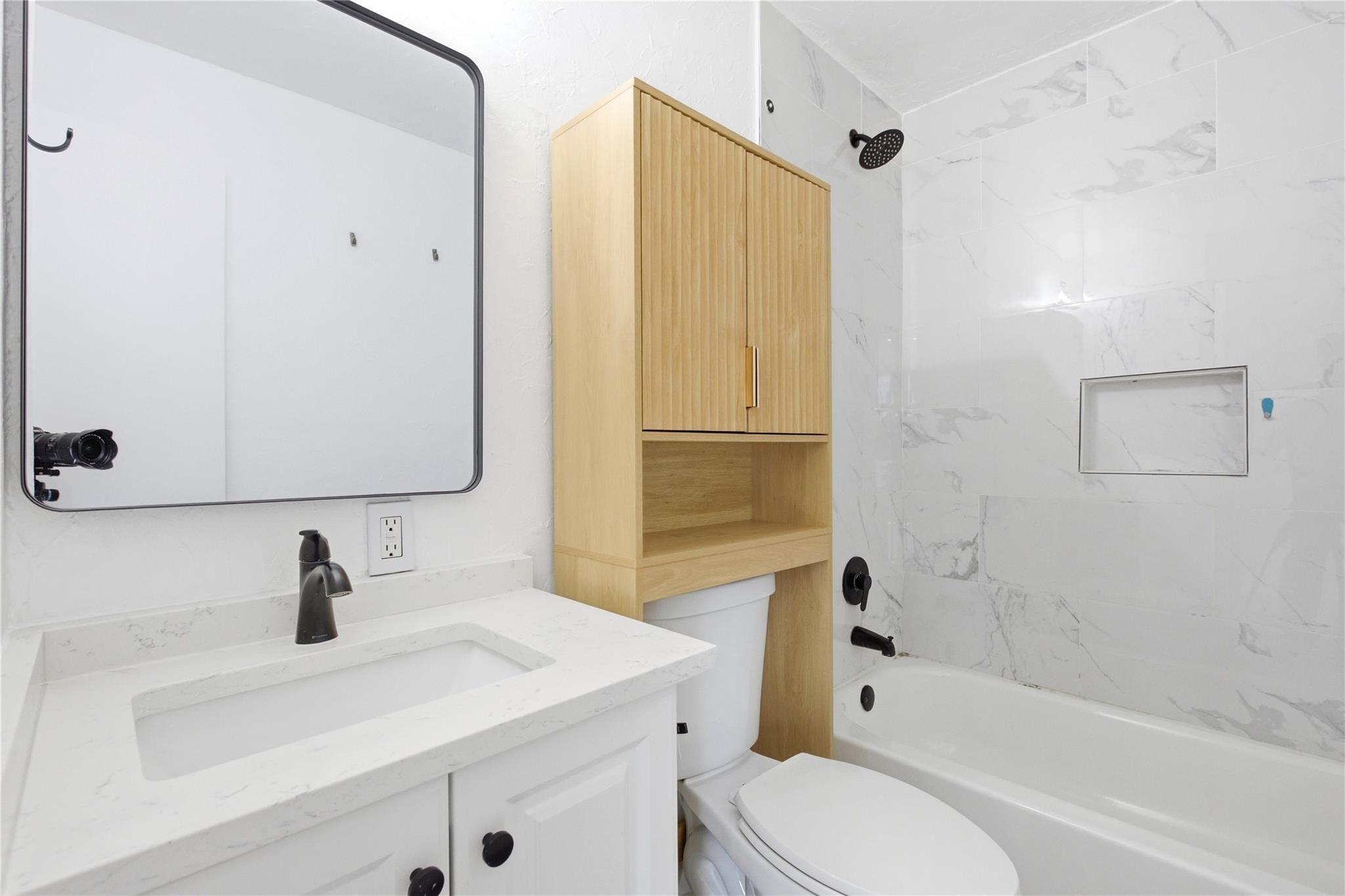 1902 Whitebead Trl Property Photo 6