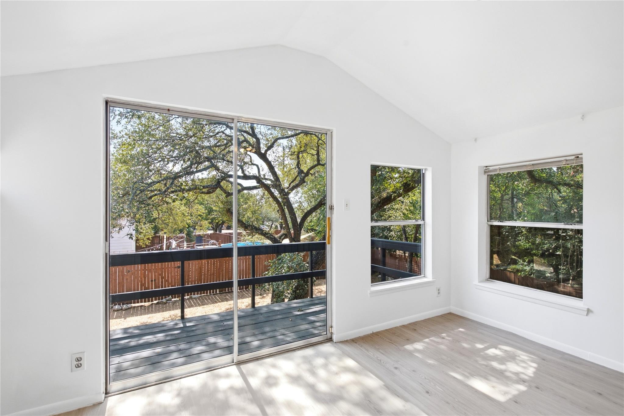 1902 Whitebead Trl Property Photo 10