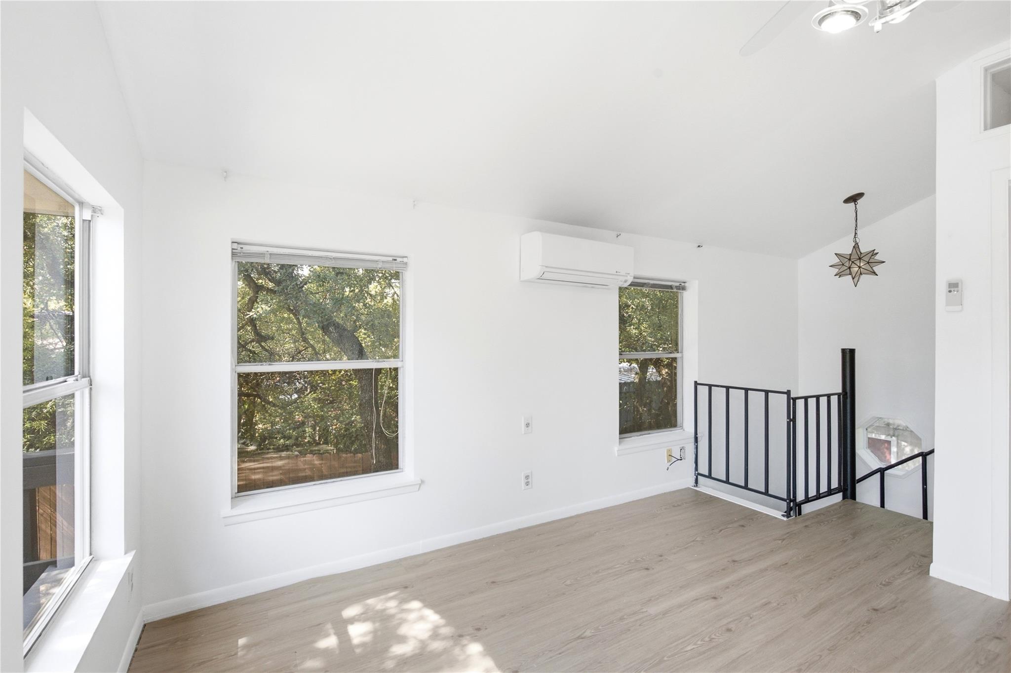 1902 Whitebead Trl Property Photo 11