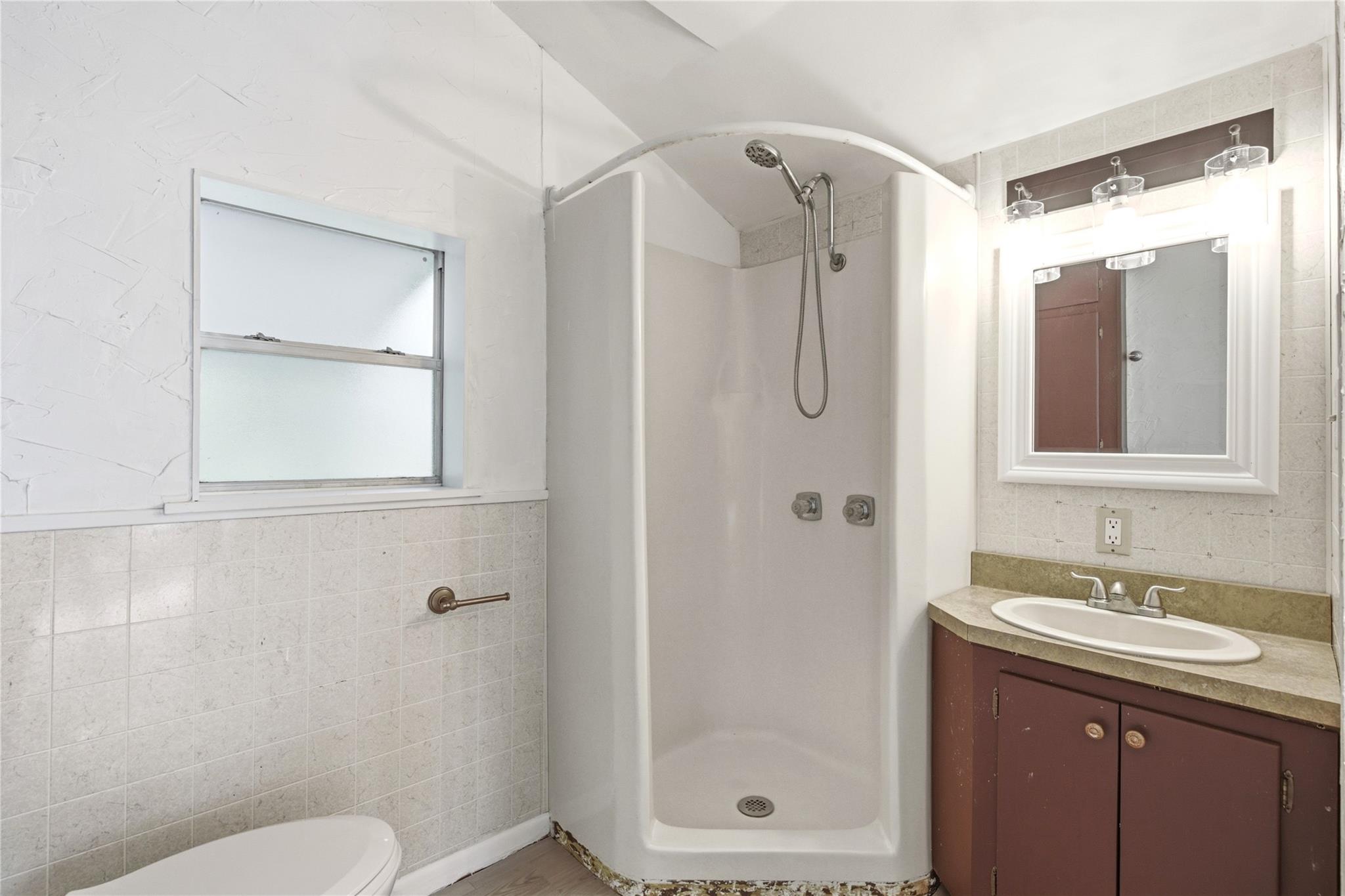 1902 Whitebead Trl Property Photo 12