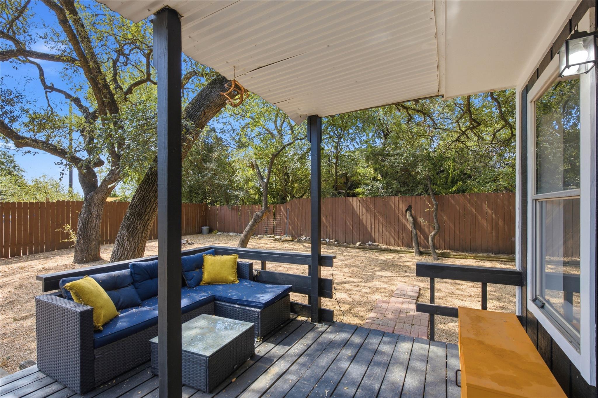 1902 Whitebead Trl Property Photo 14