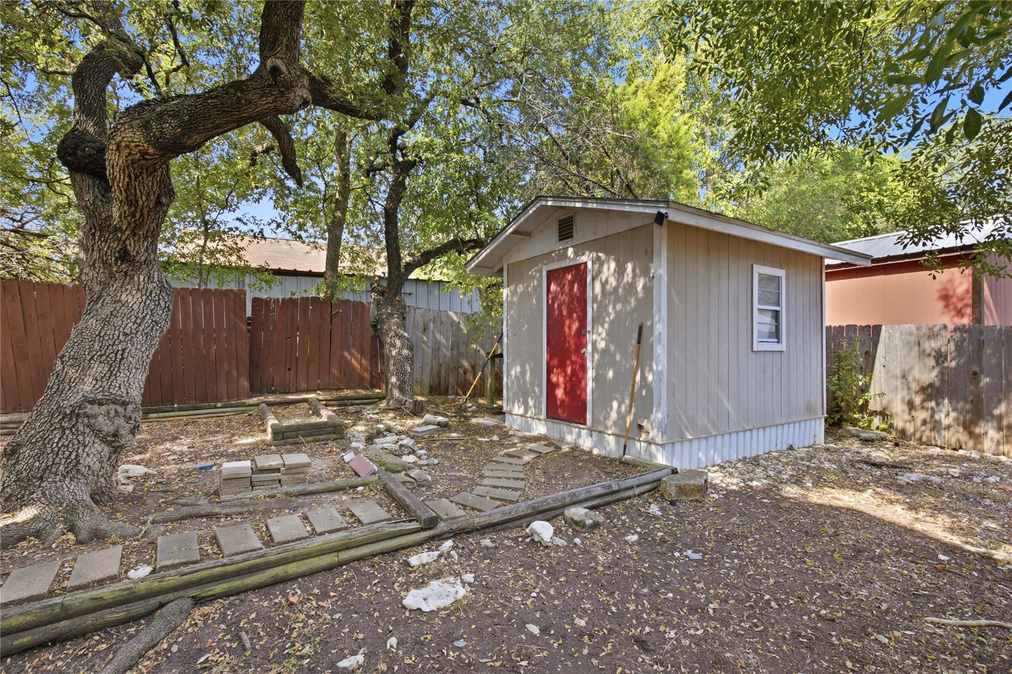 1902 Whitebead Trl Property Photo 15