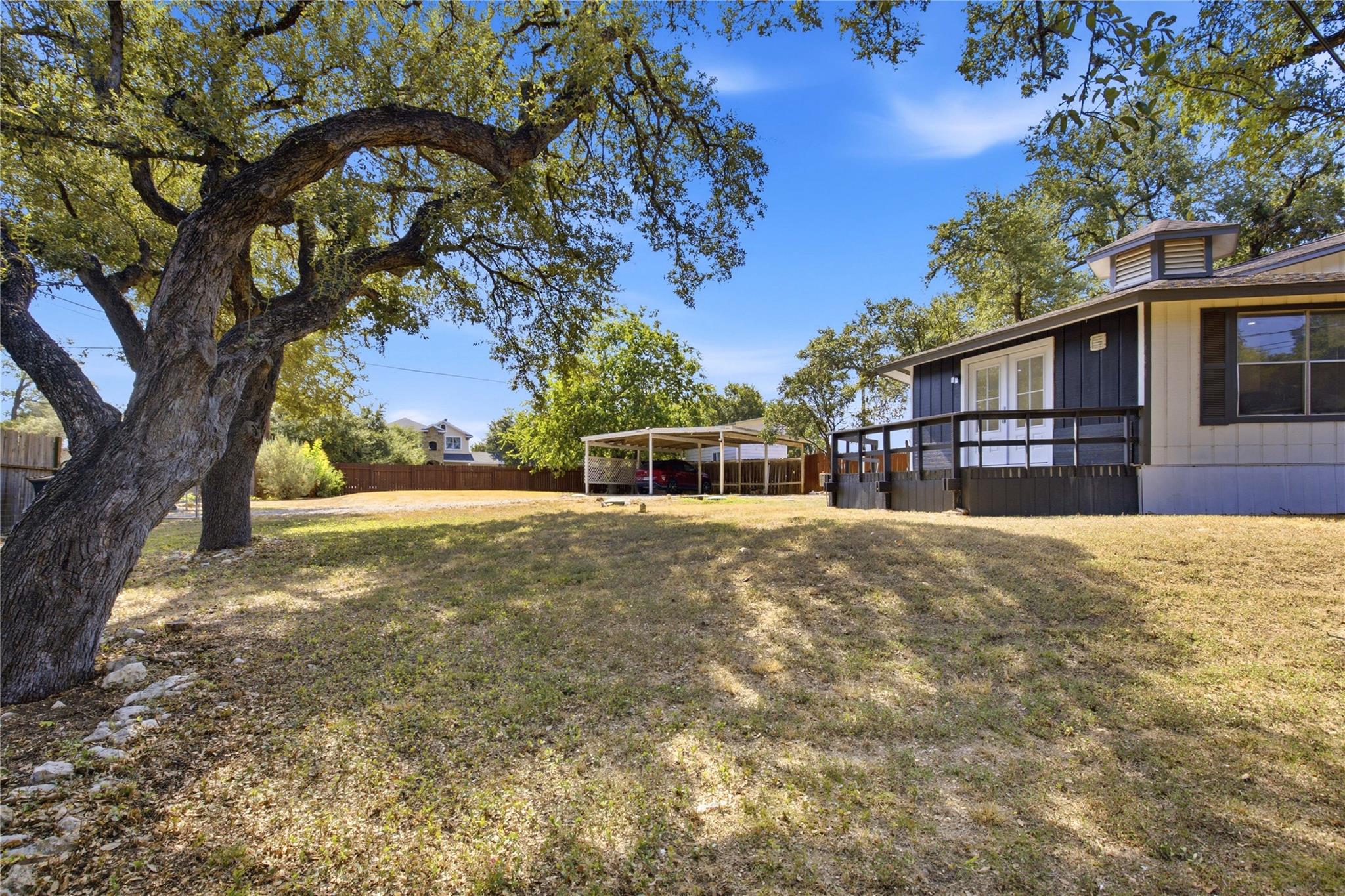1902 Whitebead Trl Property Photo 17