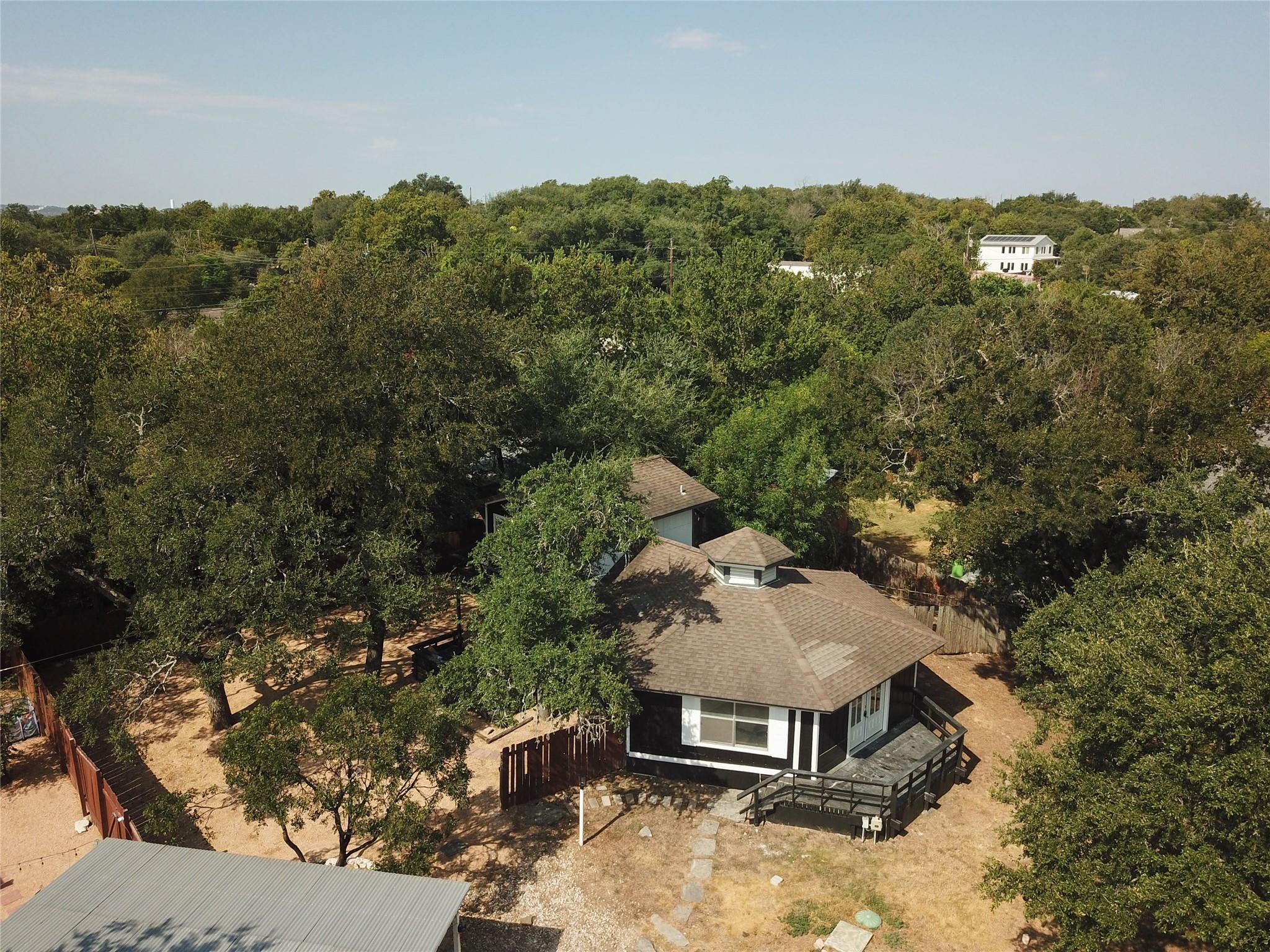 1902 Whitebead Trl Property Photo 29