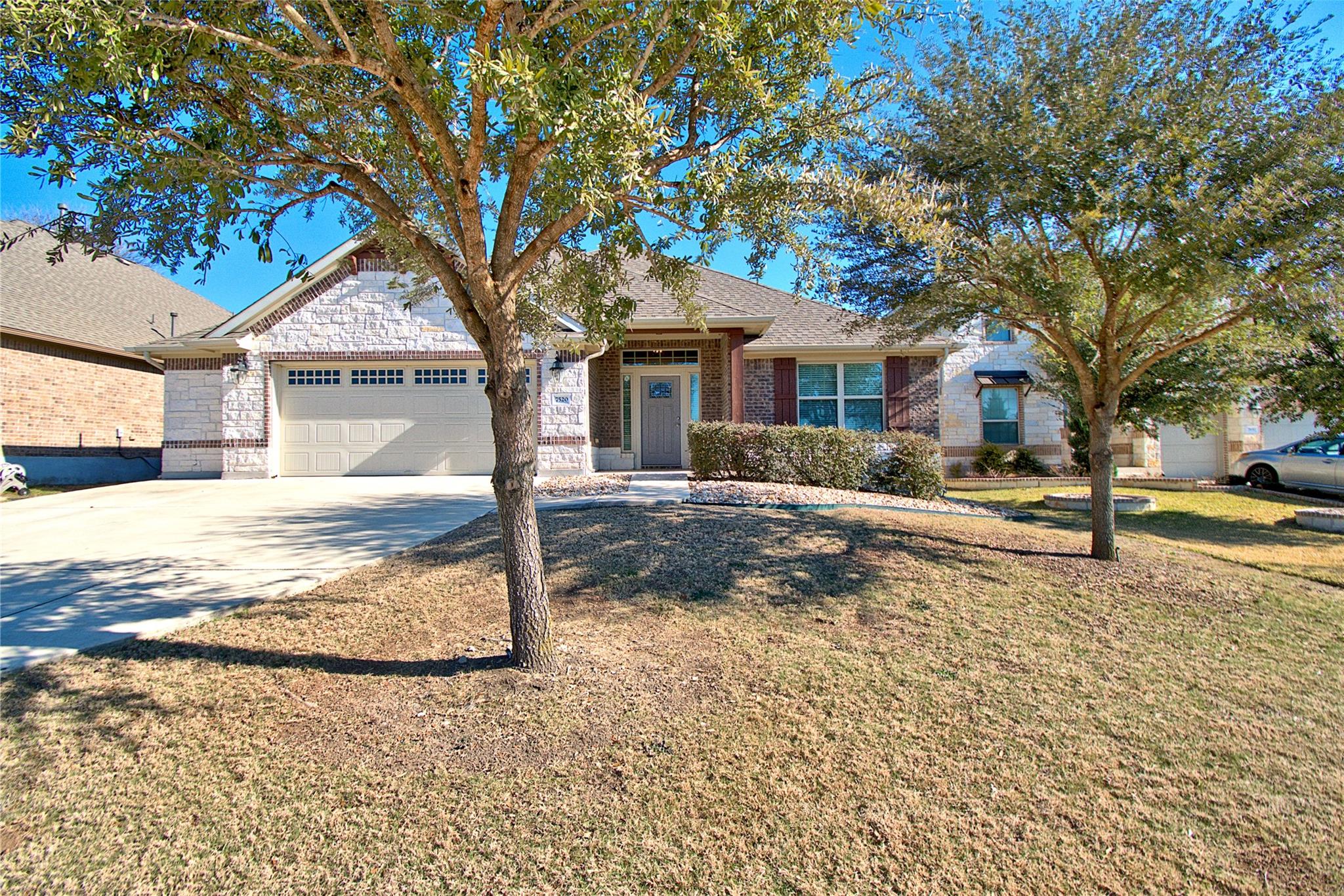7520 Kinross Trl Property Photo