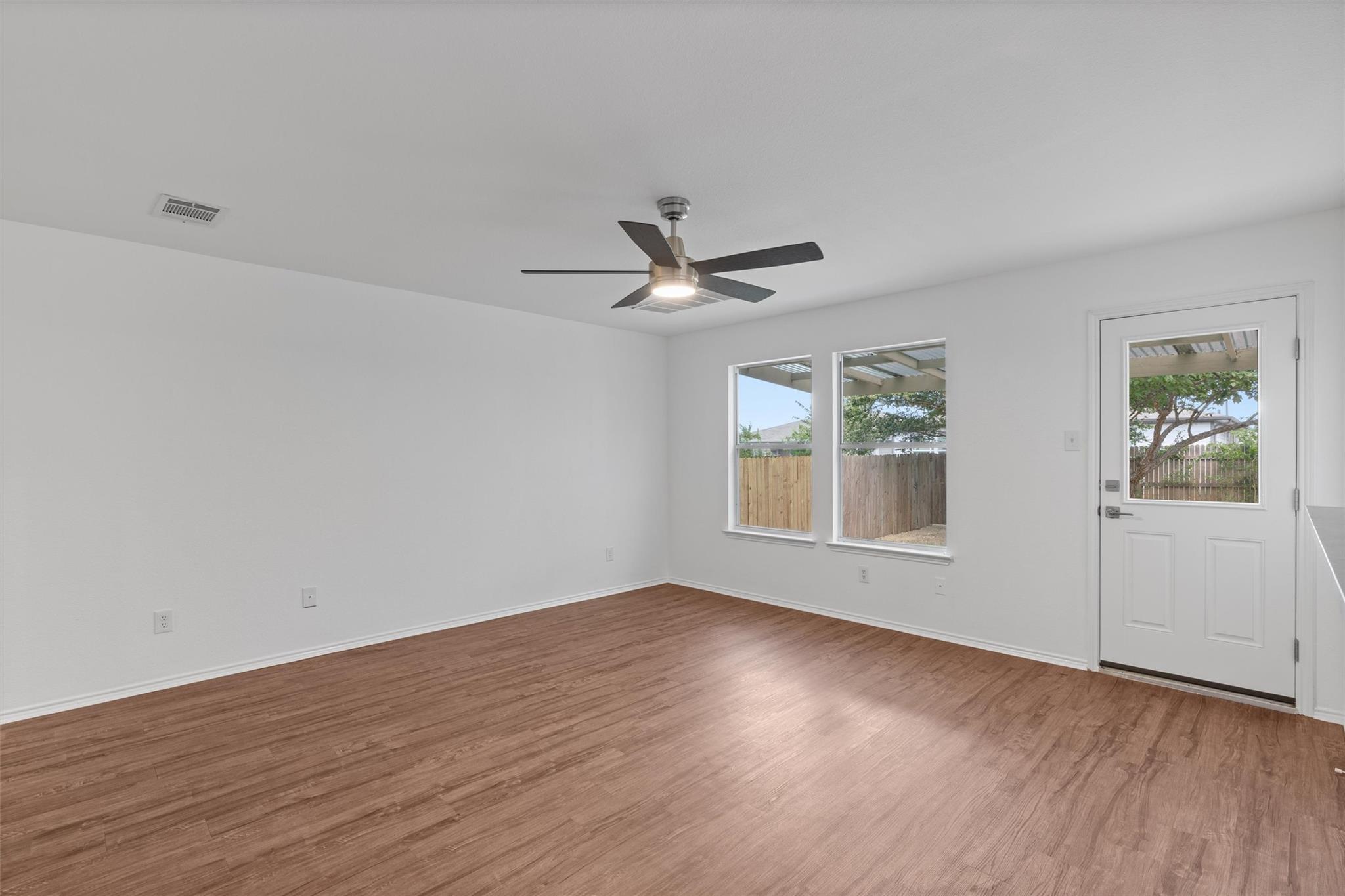 13505 Lismore Ln Property Photo 5