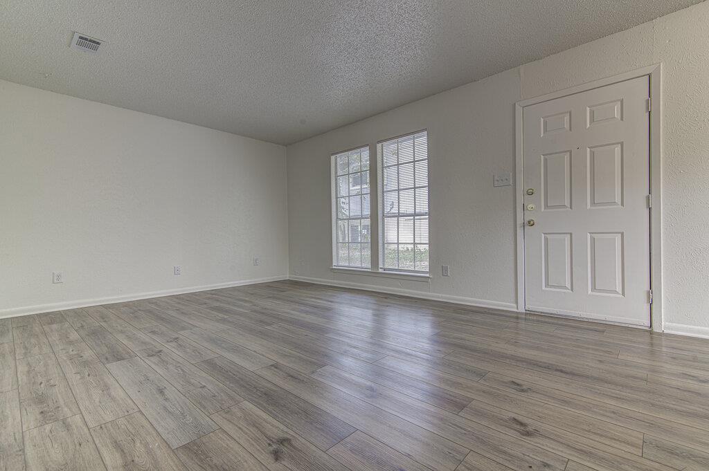 404 W Dittmar Rd #a Property Photo 4