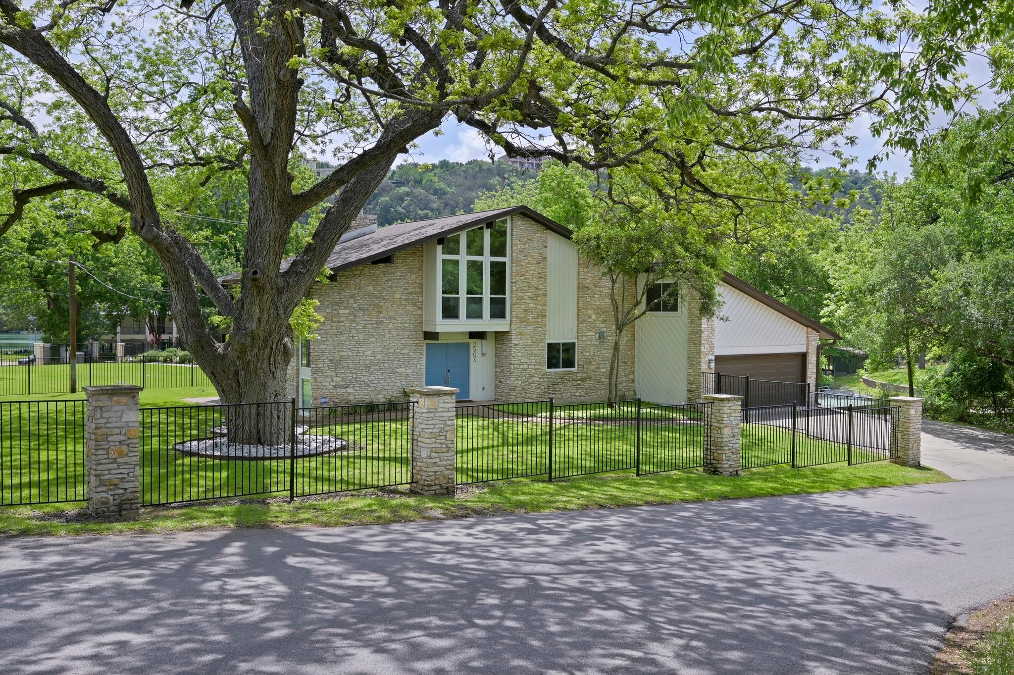 2503 Manana St Property Photo 4