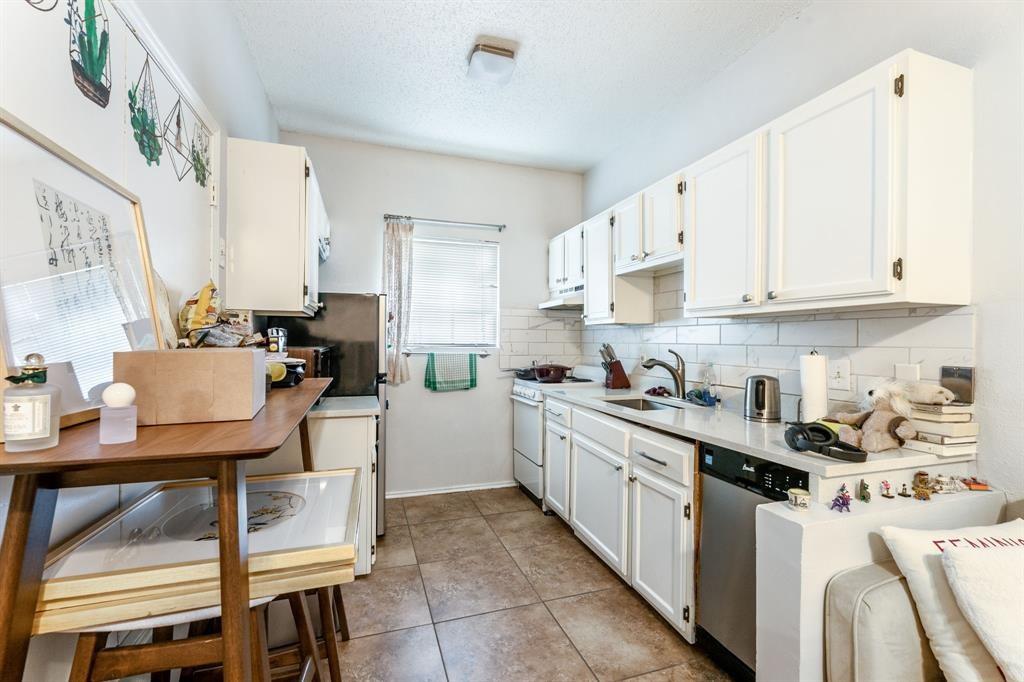 3206 King St 206 Property Photo 2