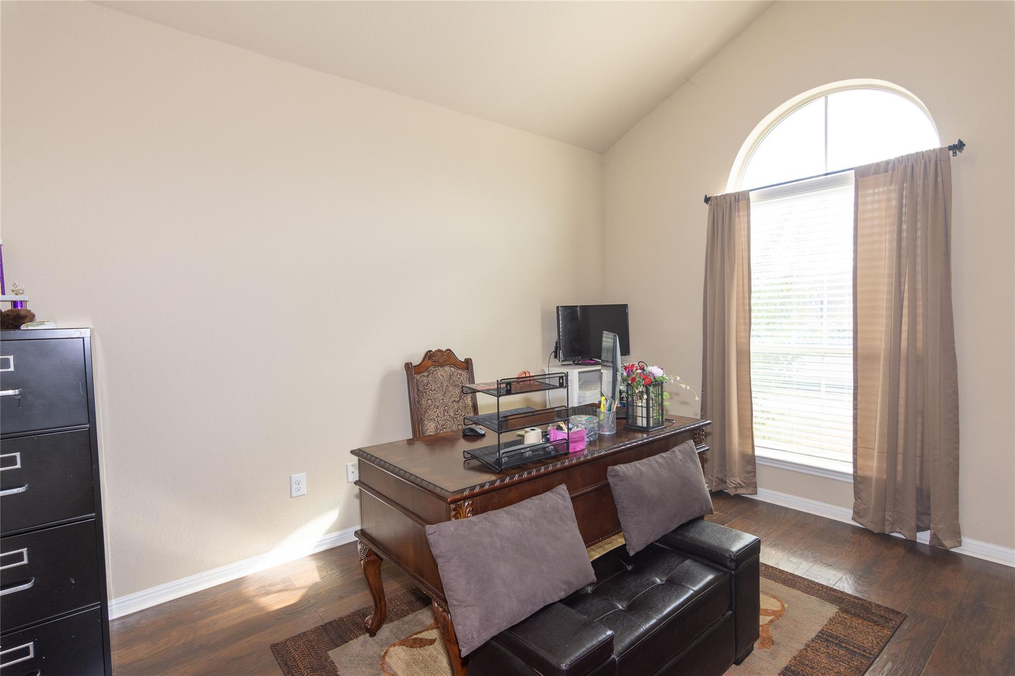 16428 Marcello Dr Property Photo 3