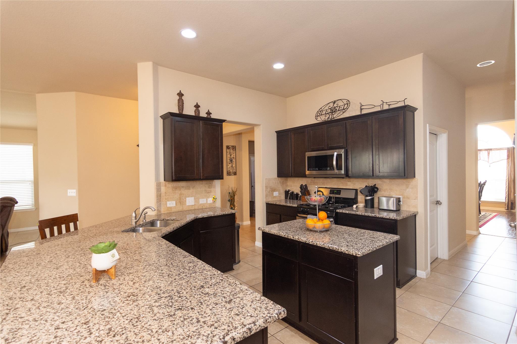 16428 Marcello Dr Property Photo 13