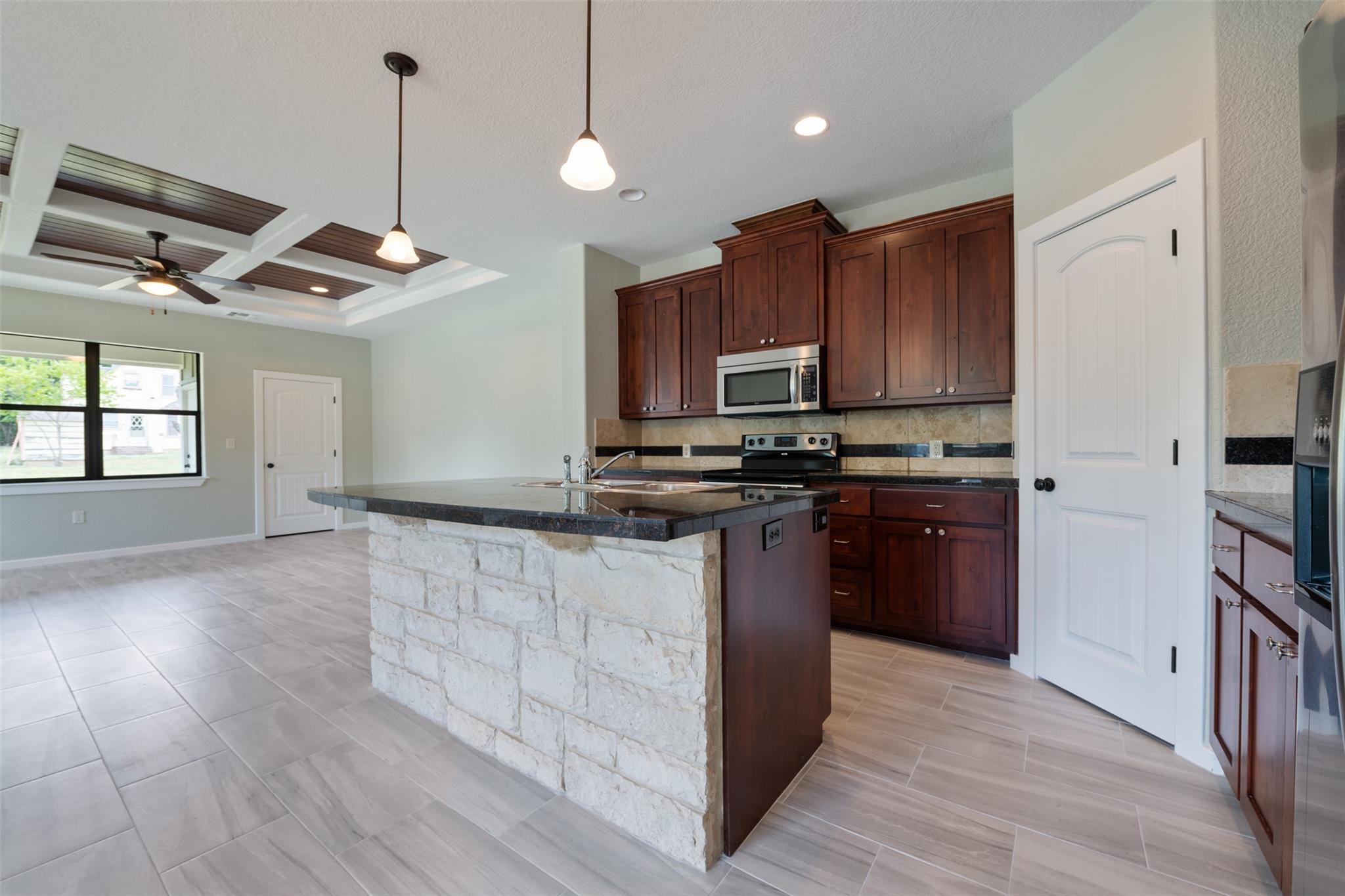 1215 Sherrard St #b Property Photo 6