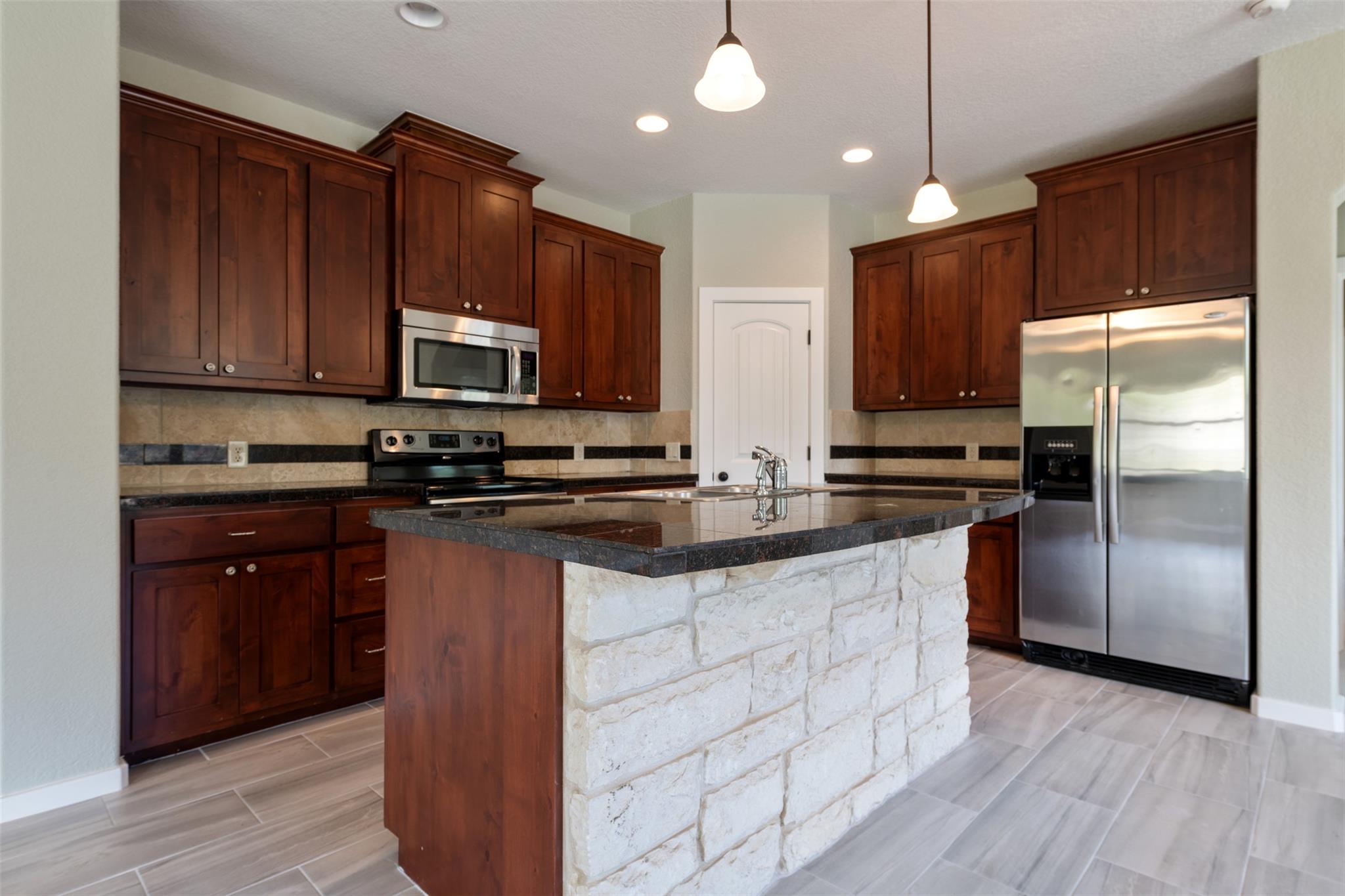 1215 Sherrard St #b Property Photo 7