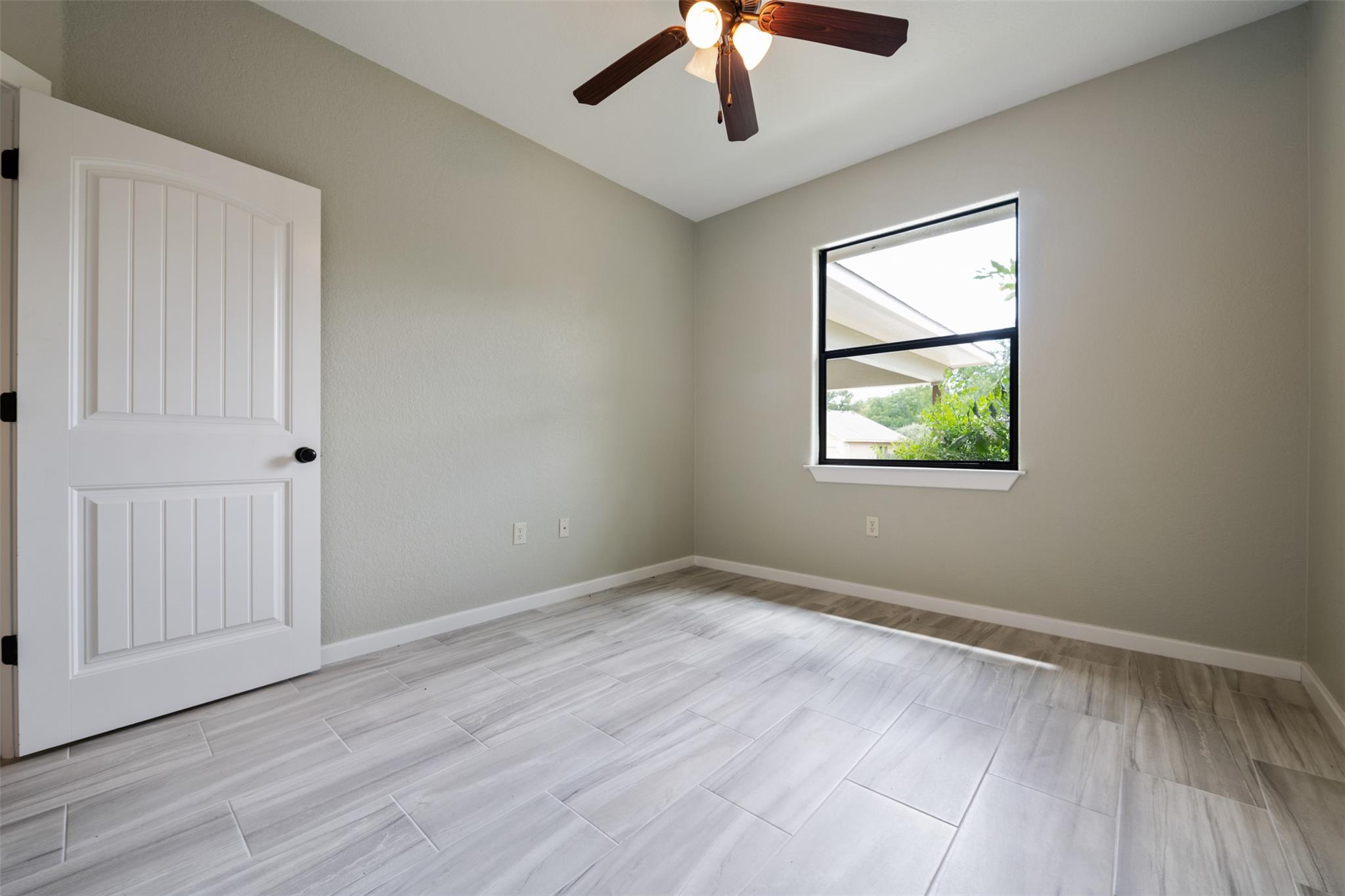 1215 Sherrard St #b Property Photo 16