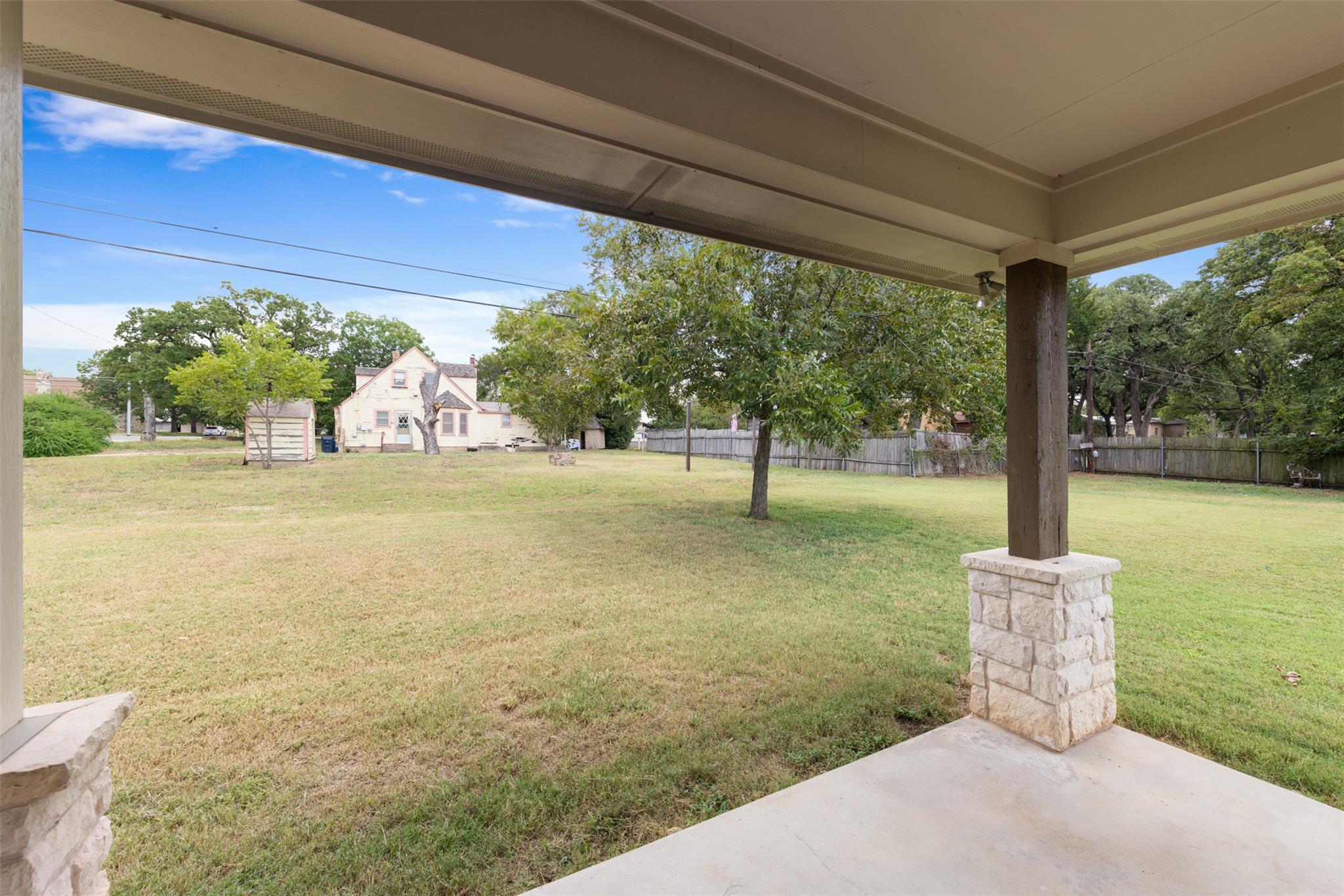 1215 Sherrard St #b Property Photo 18