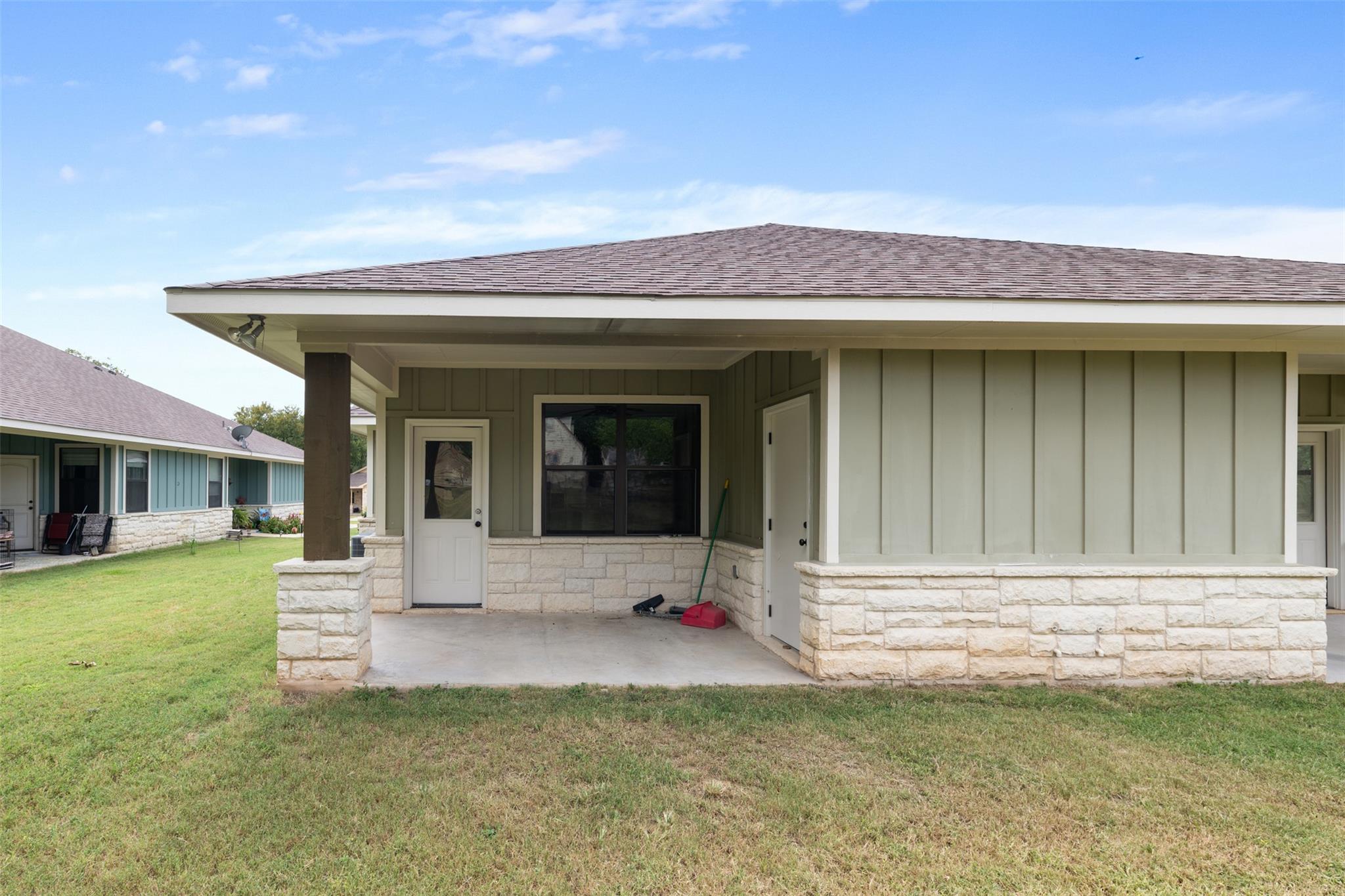 1215 Sherrard St #b Property Photo 19