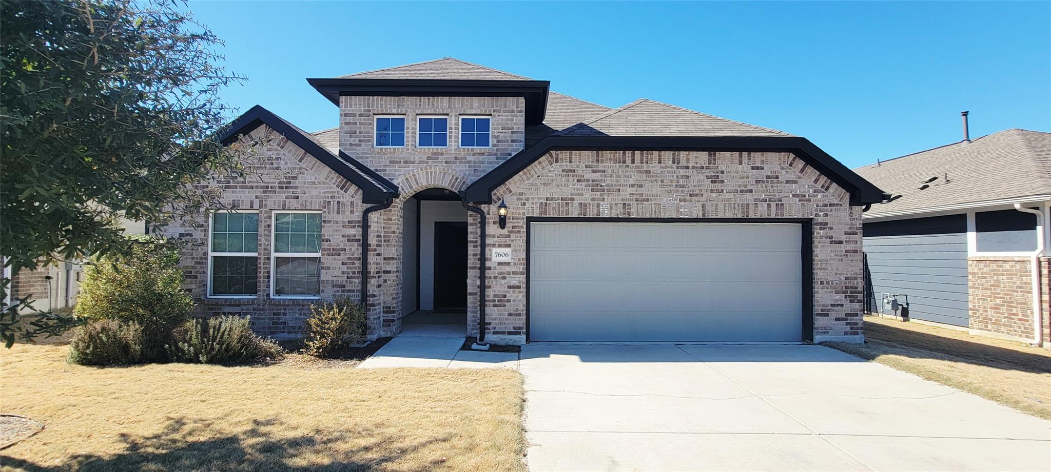 7606 Pewter Luster Bnd Property Photo 1