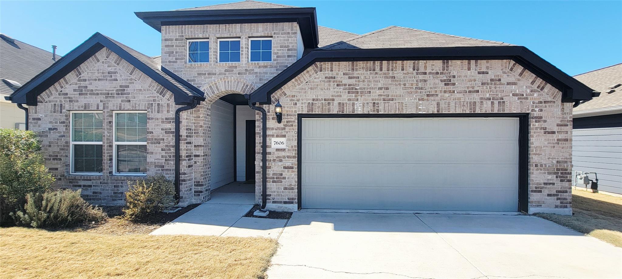 7606 Pewter Luster Bnd Property Photo 2