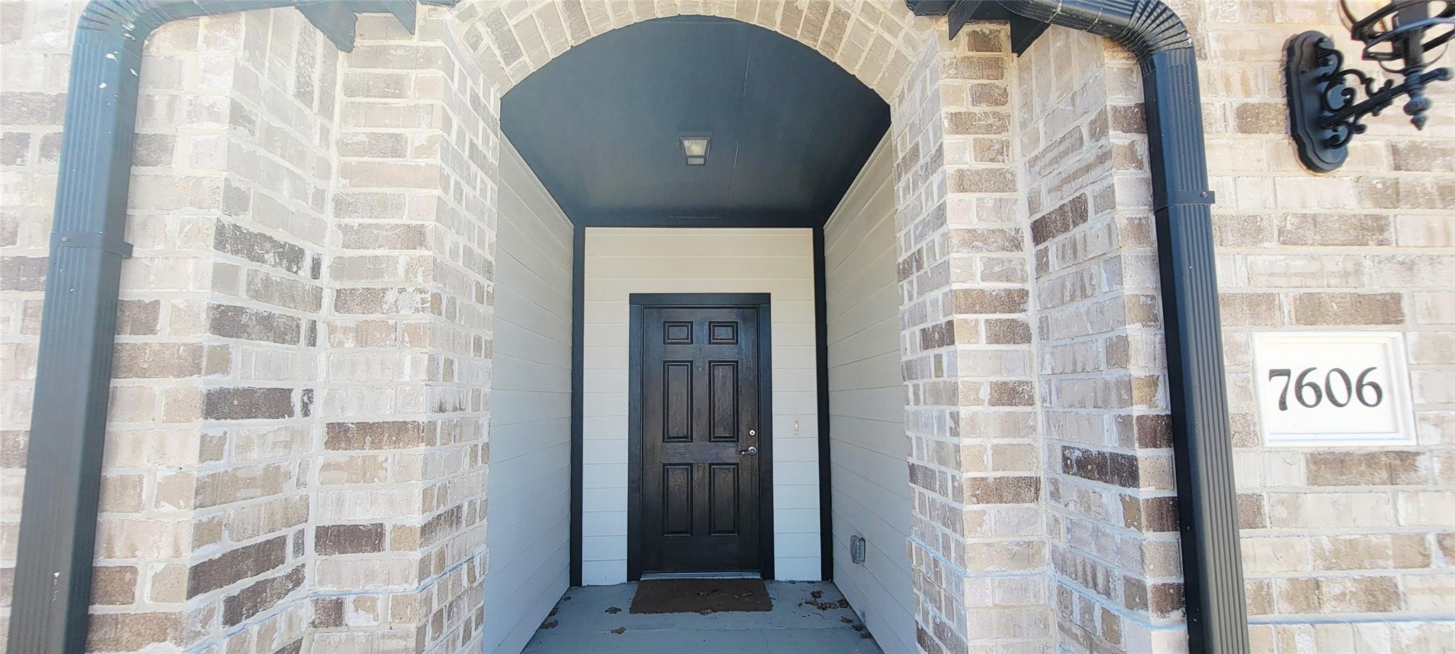 7606 Pewter Luster Bnd Property Photo 3