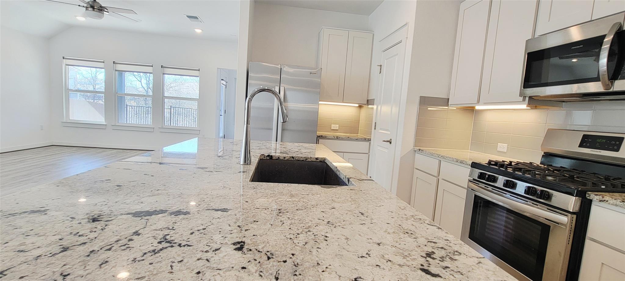 7606 Pewter Luster Bnd Property Photo 6