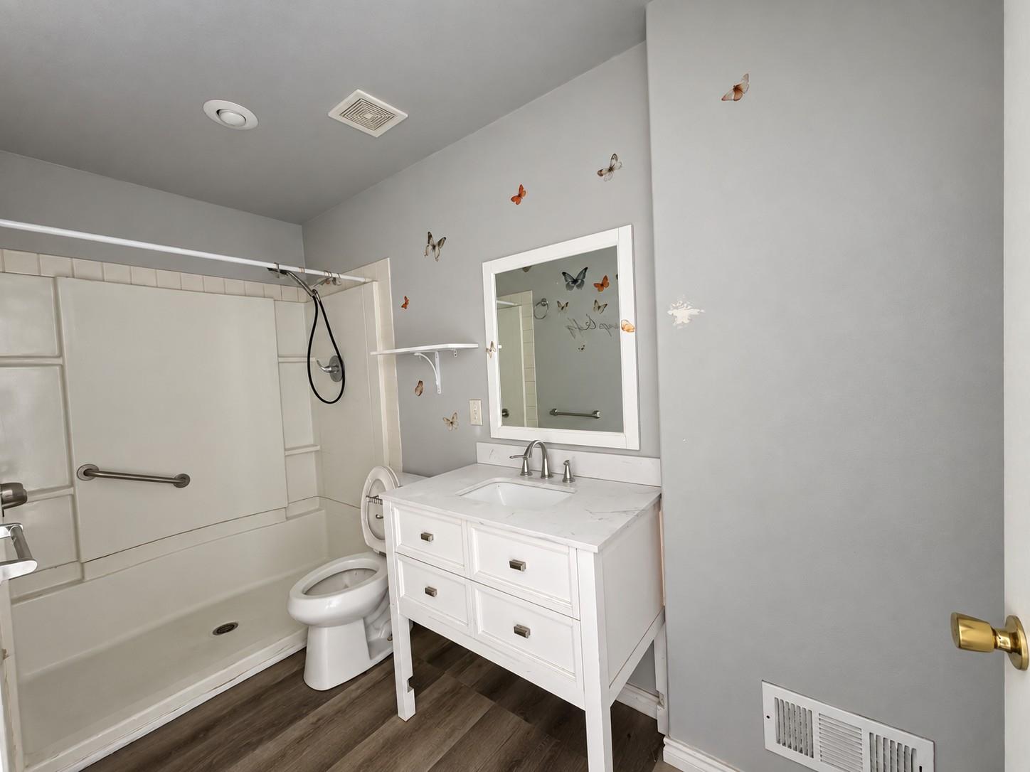 900 Lee Ln Property Photo 8