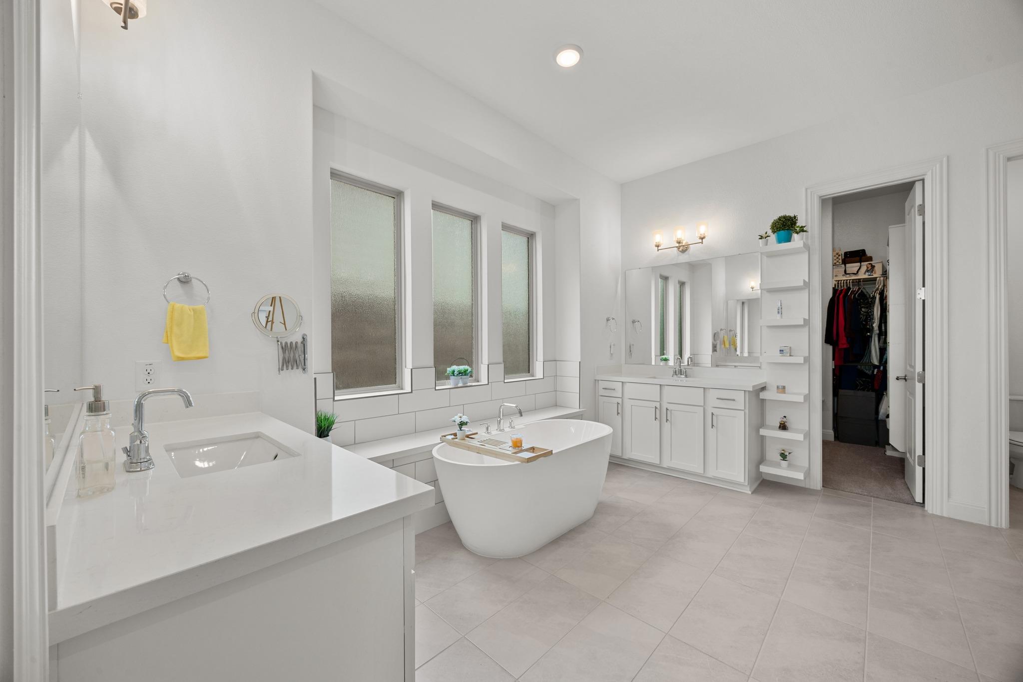 1521 Red Berry Pass Property Photo 13