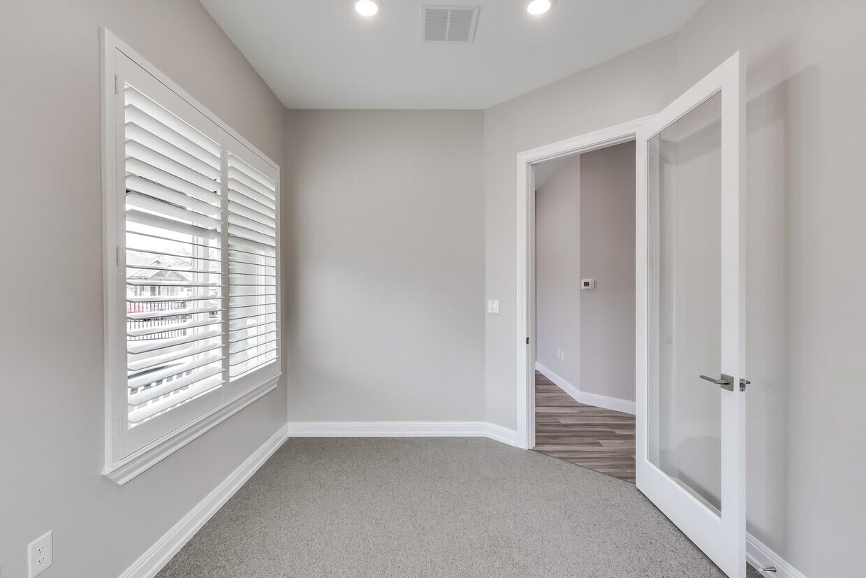 2901 Caballo Ranch Blvd #12d Property Photo 9