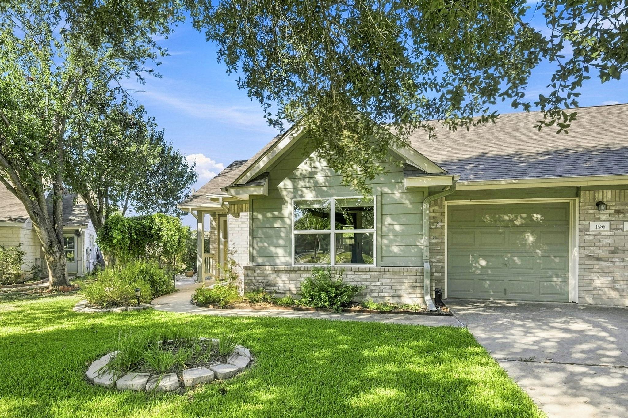 196 Prairie Springs Loop Property Photo 1