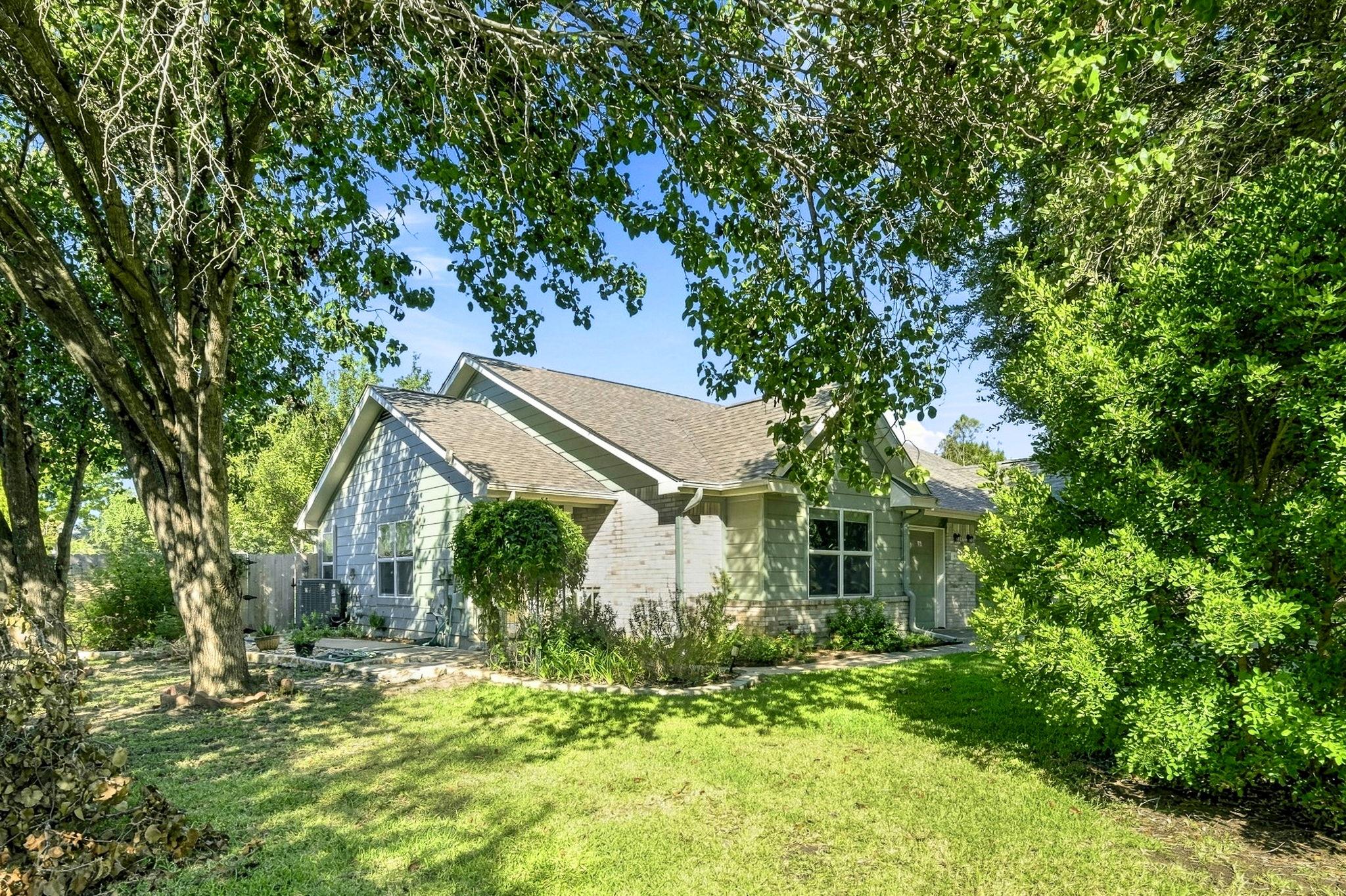 196 Prairie Springs Loop Property Photo 3