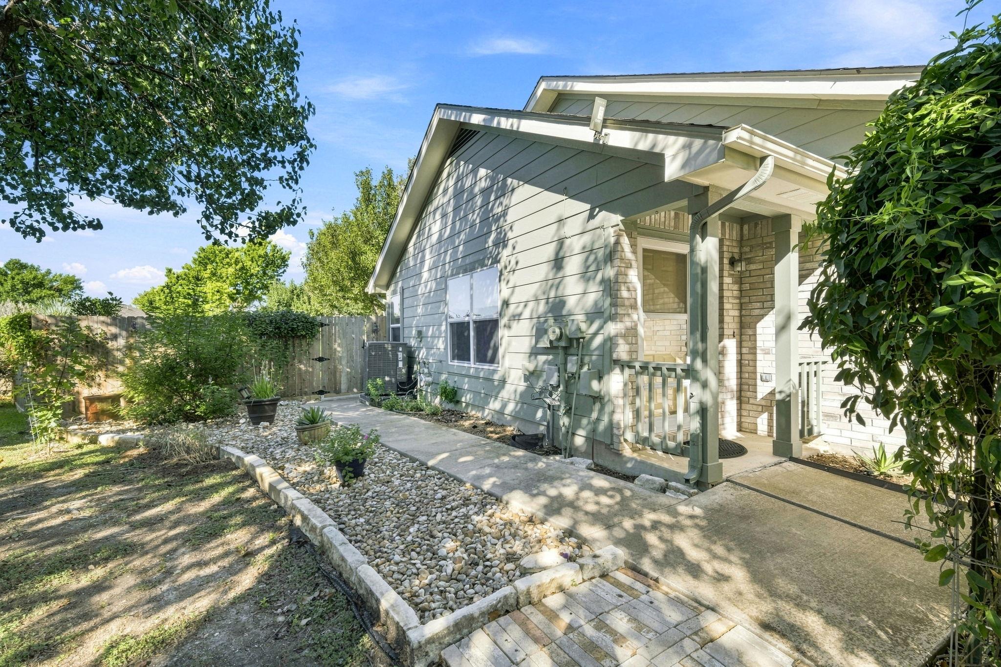 196 Prairie Springs Loop Property Photo 6