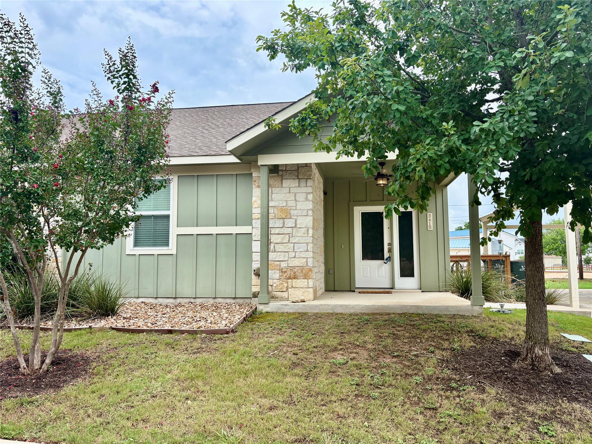 241 Rose Dr #b Property Photo 1