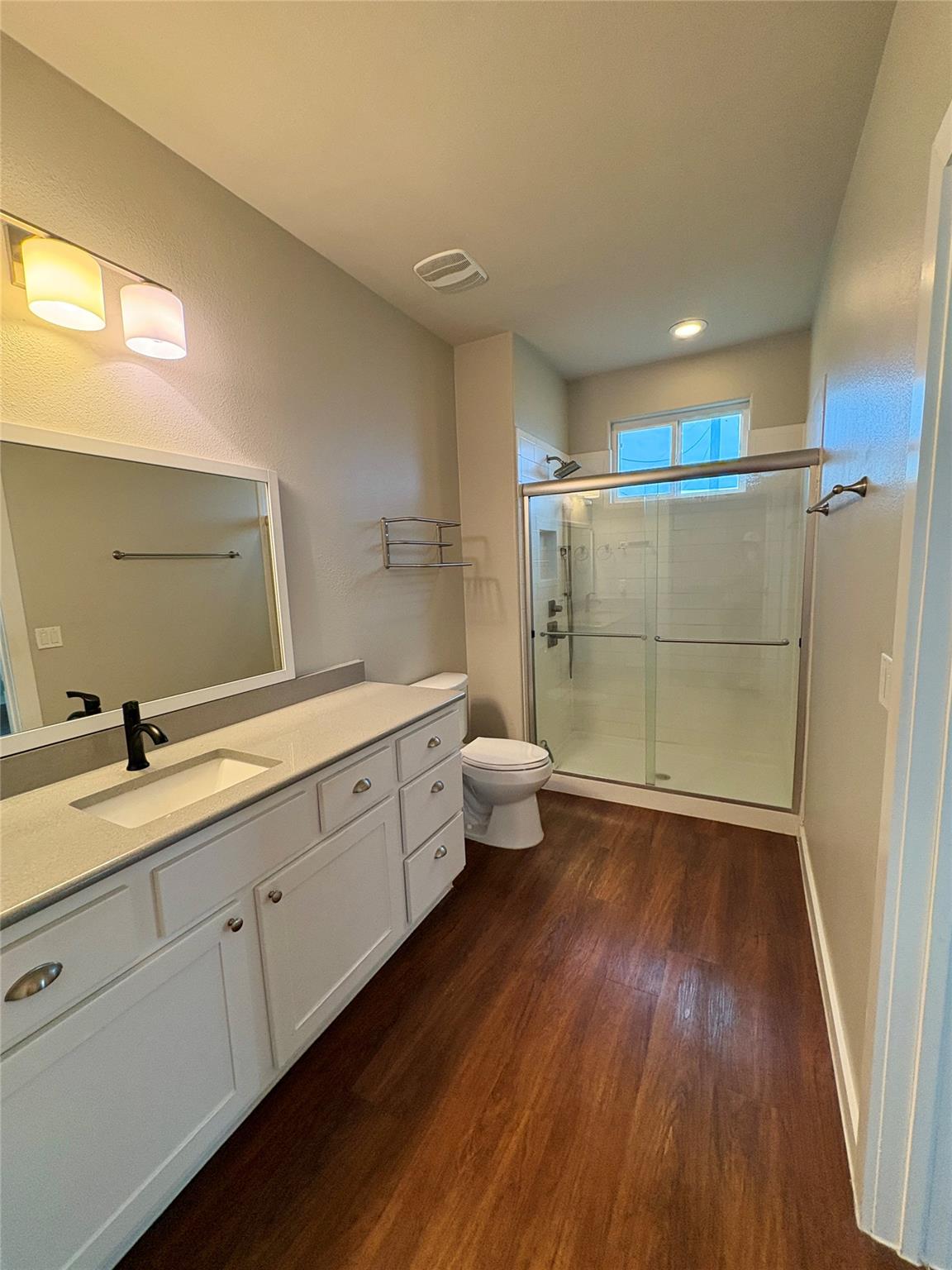 241 Rose Dr #b Property Photo 8