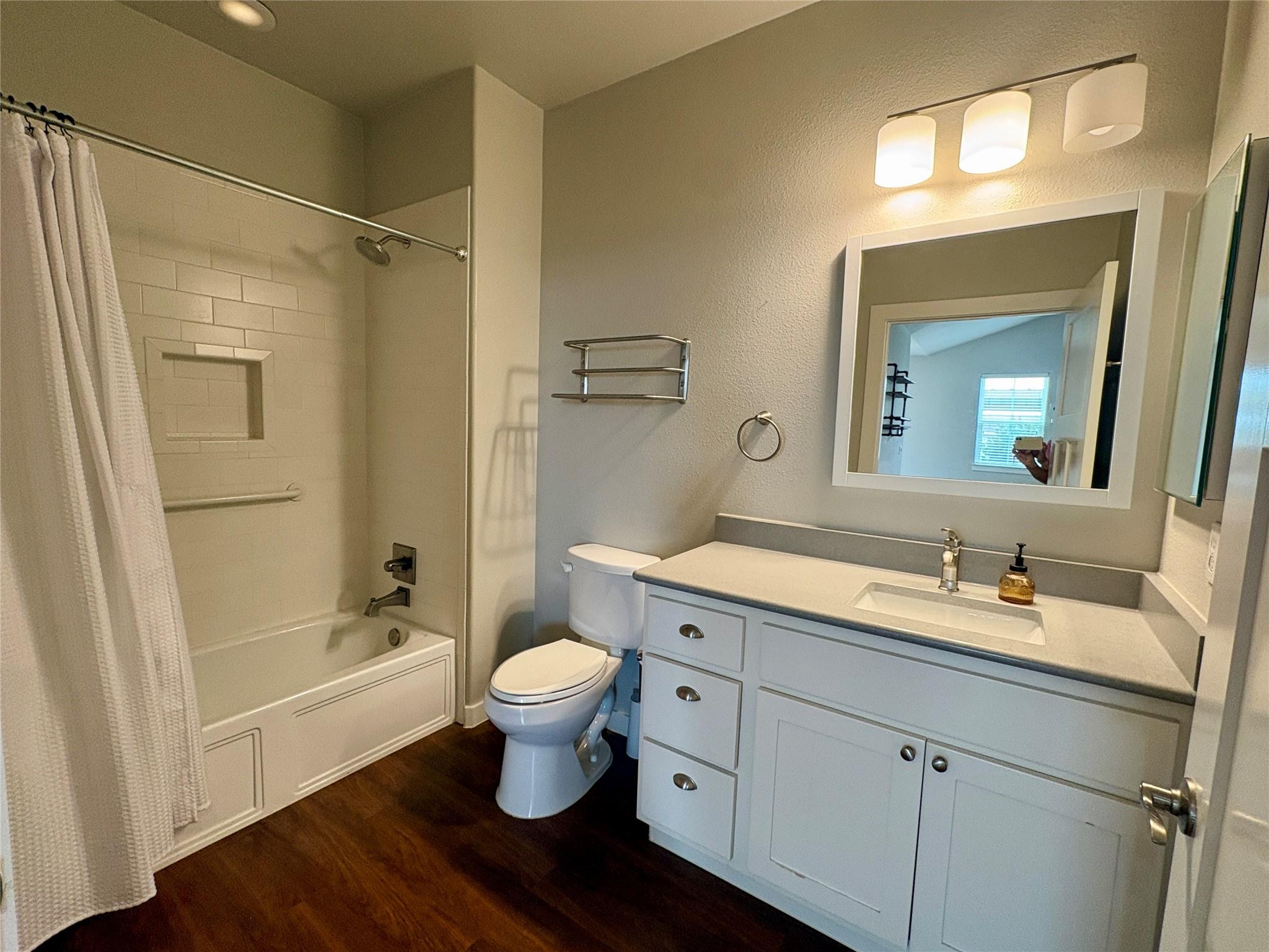 241 Rose Dr #b Property Photo 12