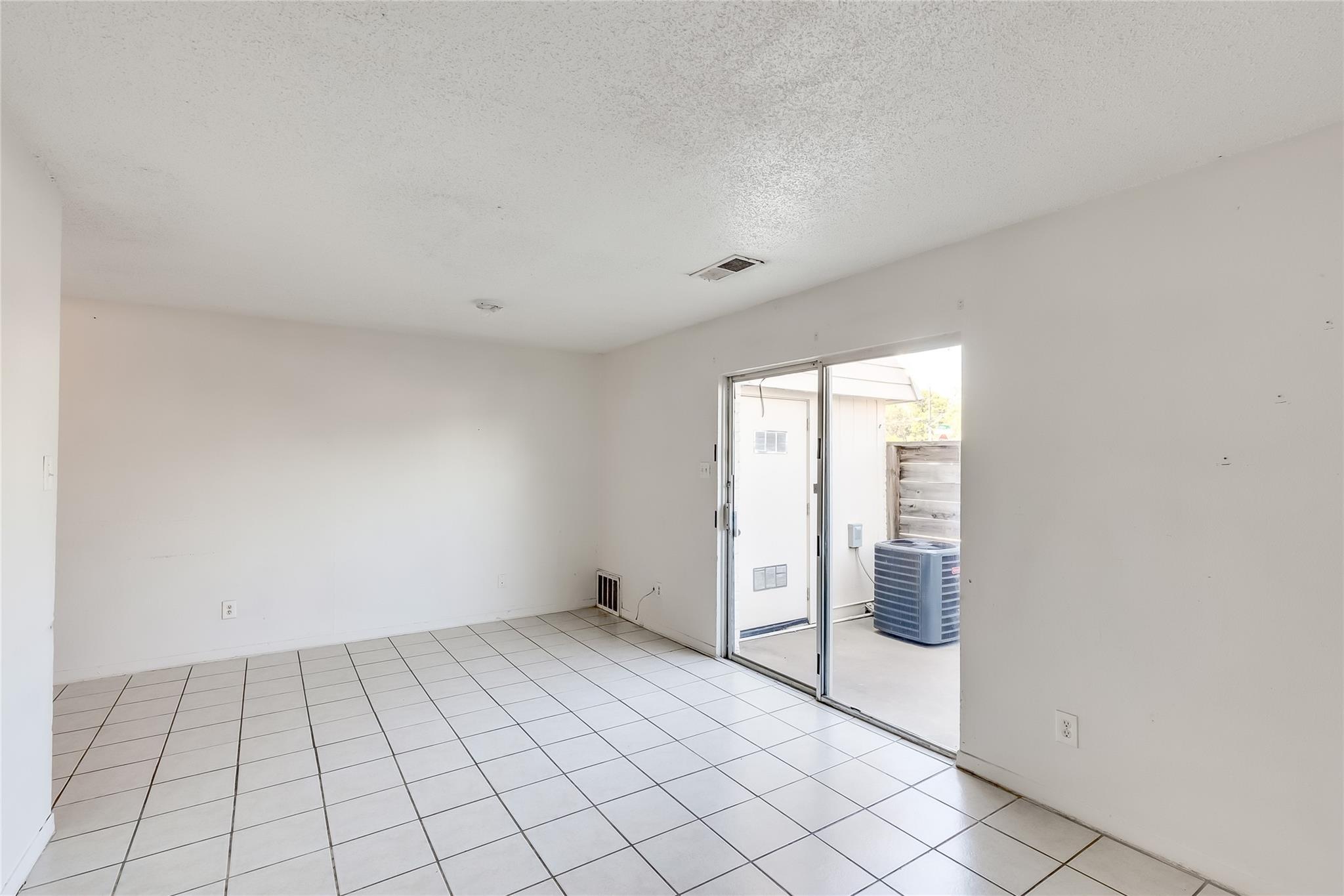 2215 Mission Hill Cir None #103 Property Photo 4