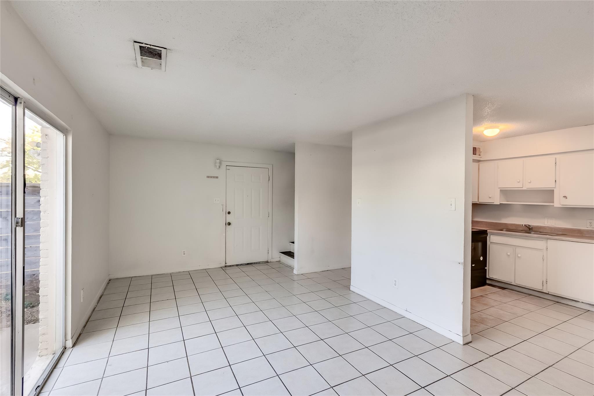 2215 Mission Hill Cir None #103 Property Photo 6