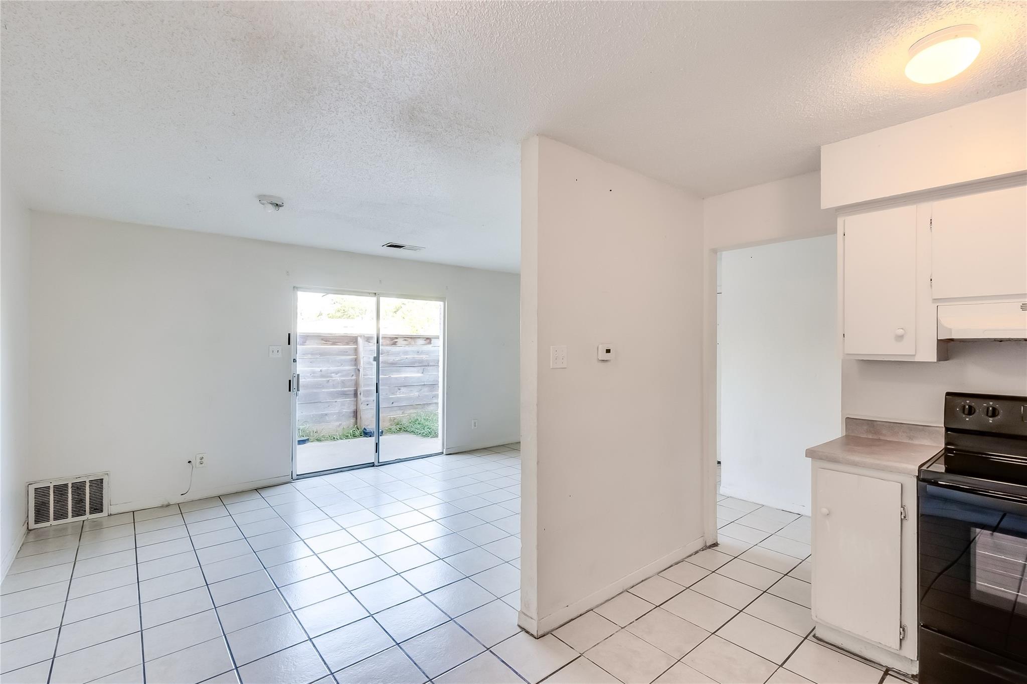 2215 Mission Hill Cir None #103 Property Photo 9