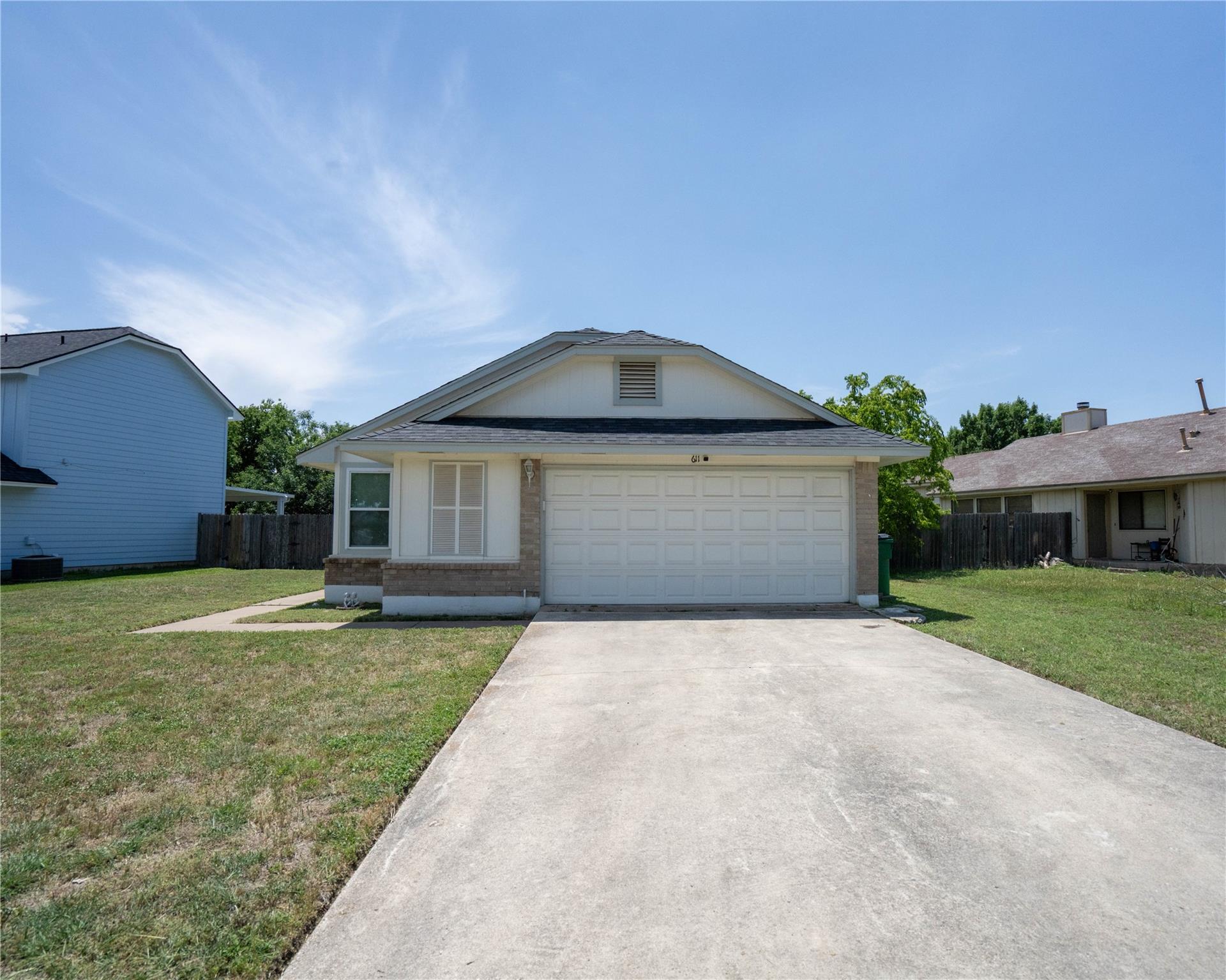 611 Penny LN Property Photo 1