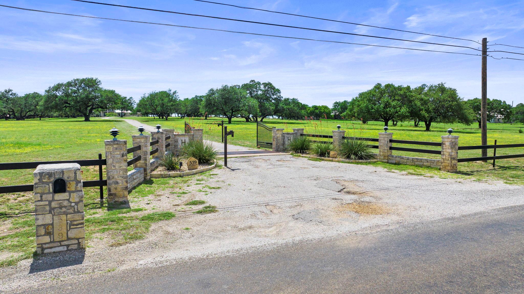 539 Oak Vista Dr Property Photo 3