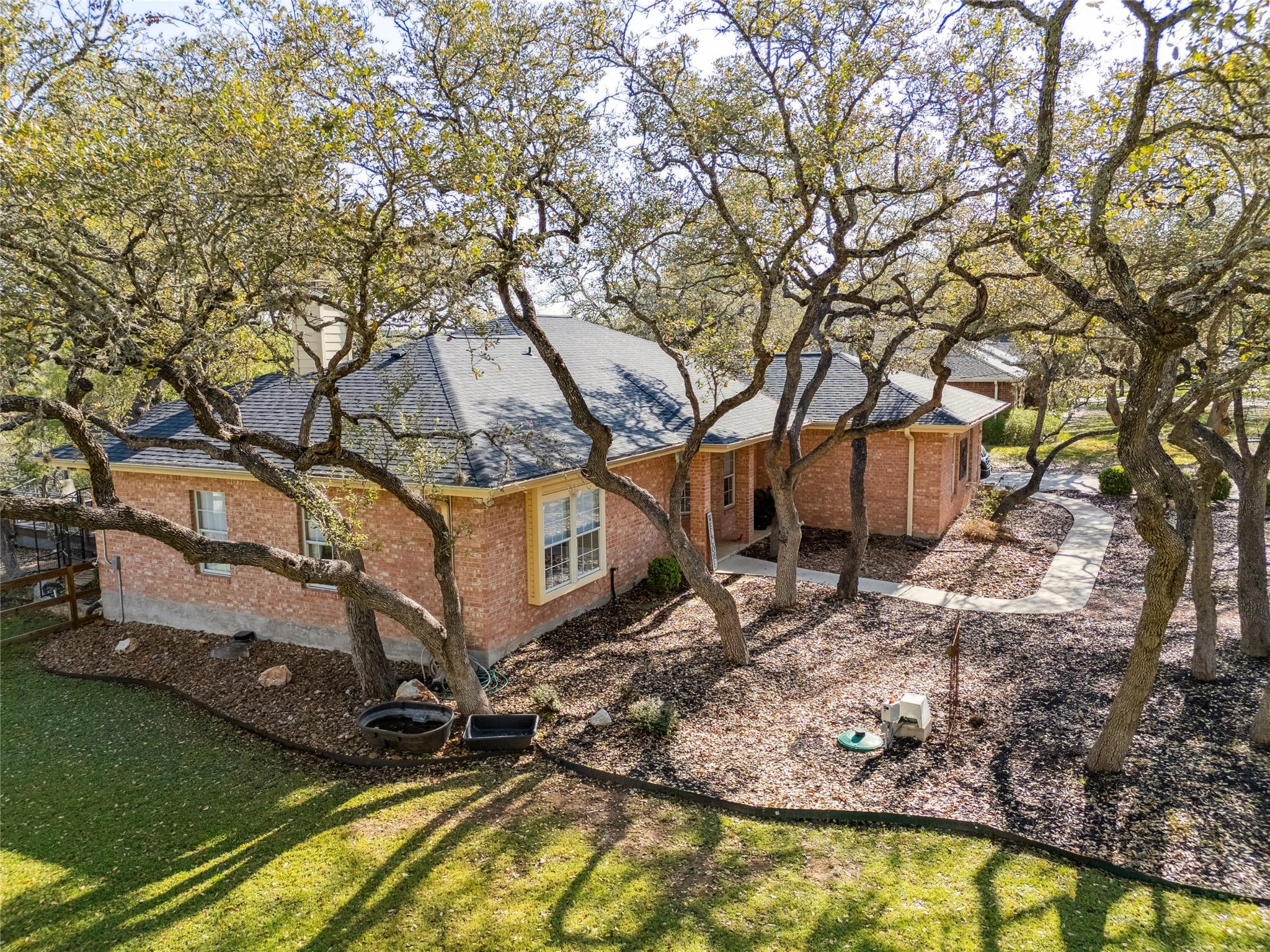 2204 Annes Trl Property Photo 4