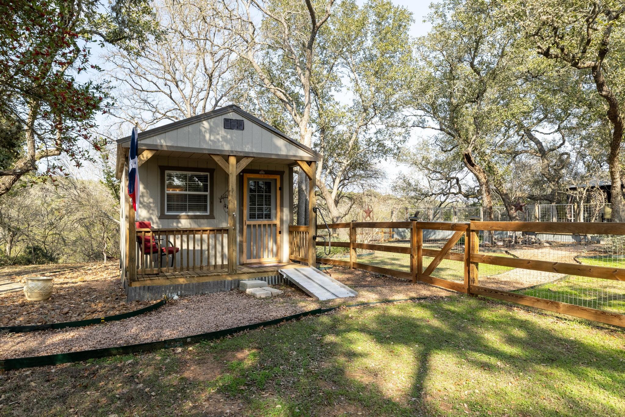 2204 Annes Trl Property Photo 8