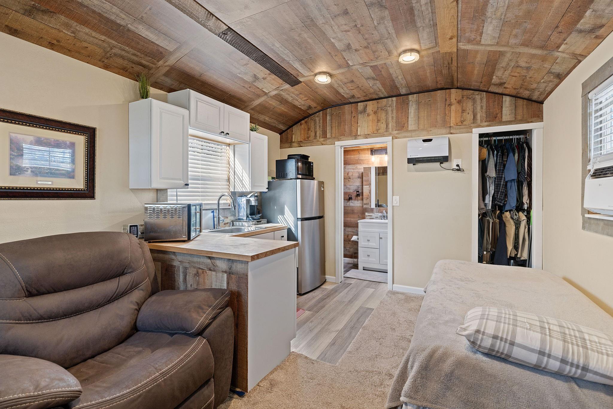 2204 Annes Trl Property Photo 37