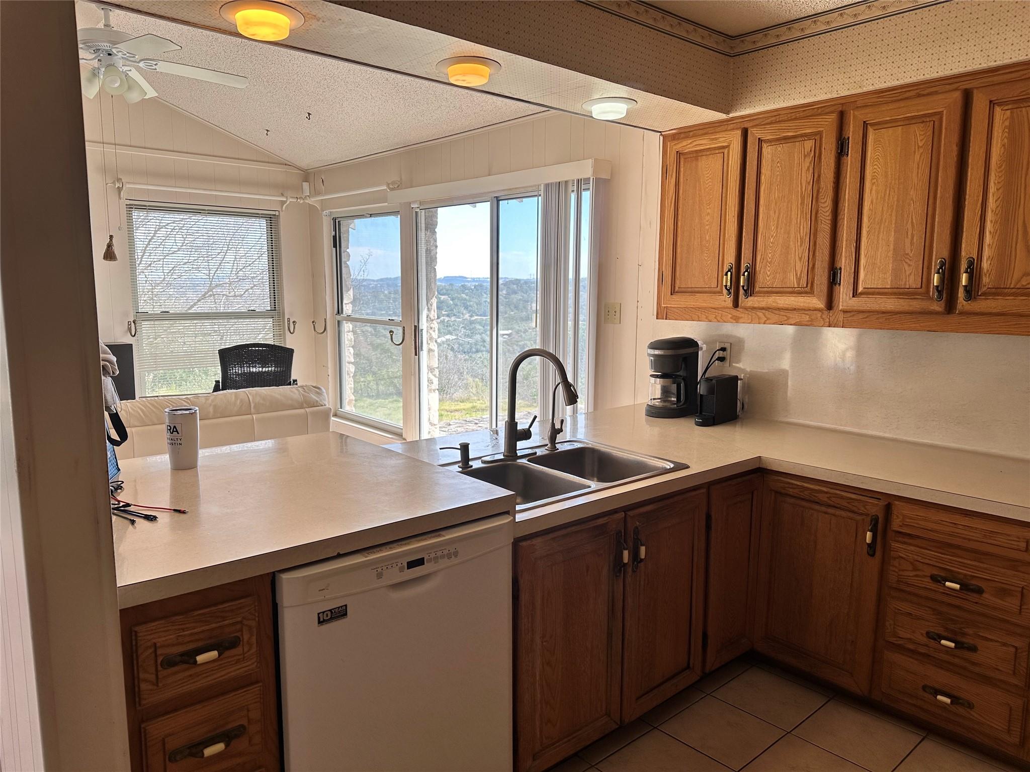 21418 Kathy Ln Property Photo 12